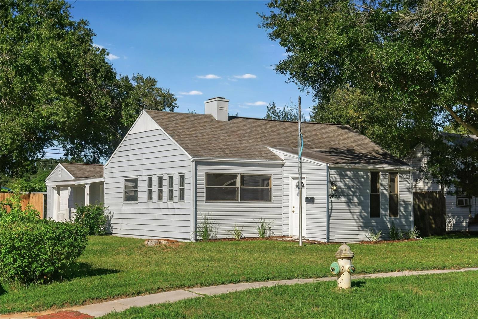 Image 2 of 28 For 949 57th Avenue N