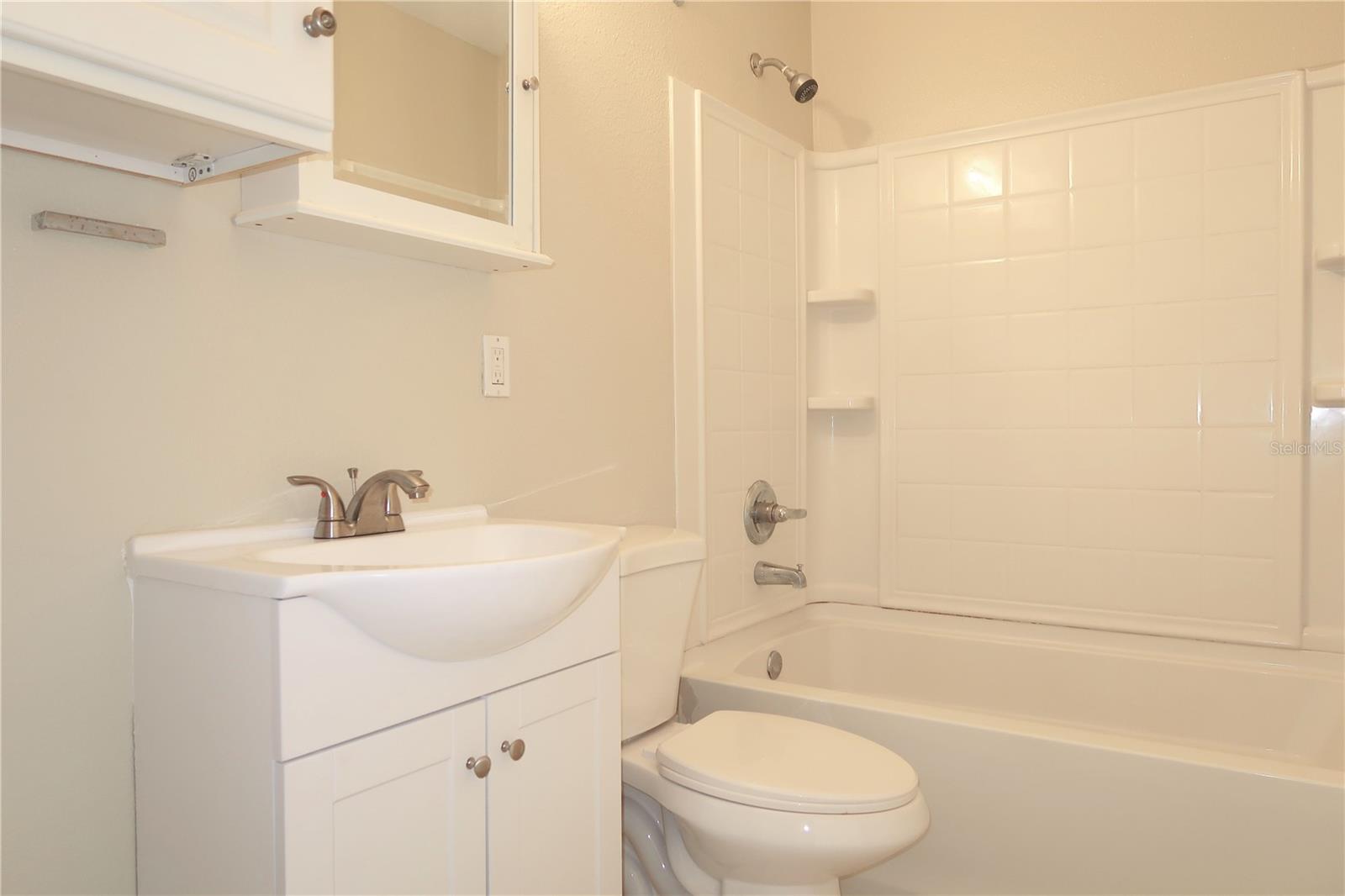 Image 20 of 28 For 949 57th Avenue N