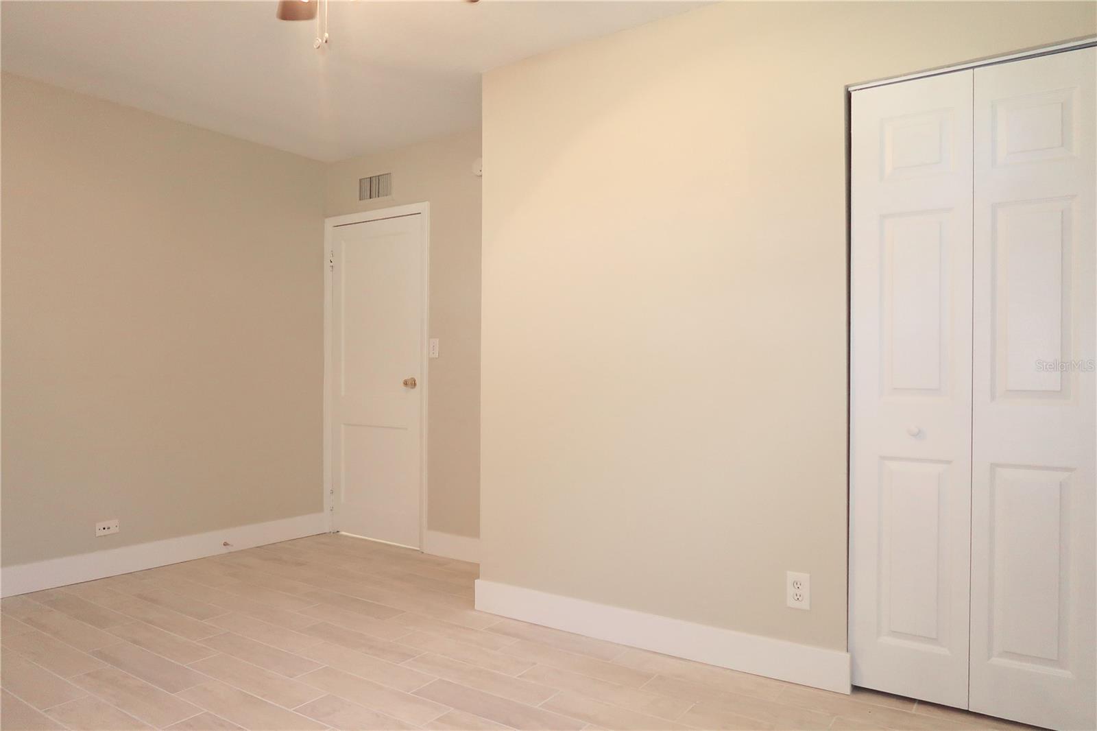 Image 22 of 28 For 949 57th Avenue N