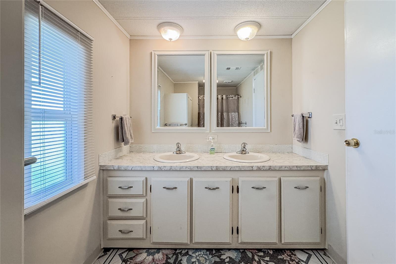 Image 20 of 42 For 5546 Arrowhead Drive
