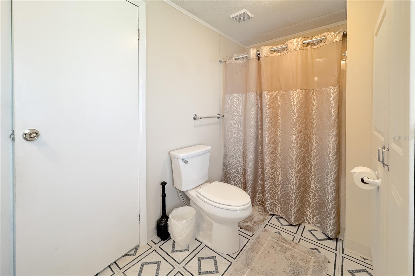 Image 22 of 42 For 5546 Arrowhead Drive