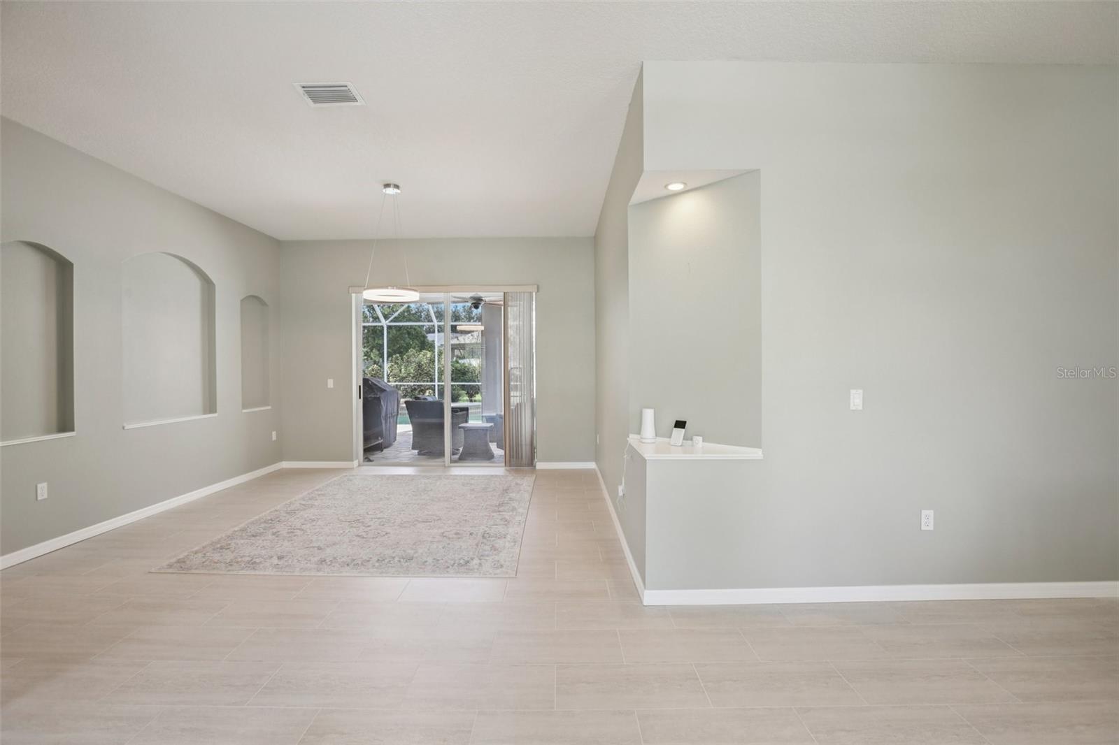 Image 4 of 39 For 2903 Mossy Timber Trail