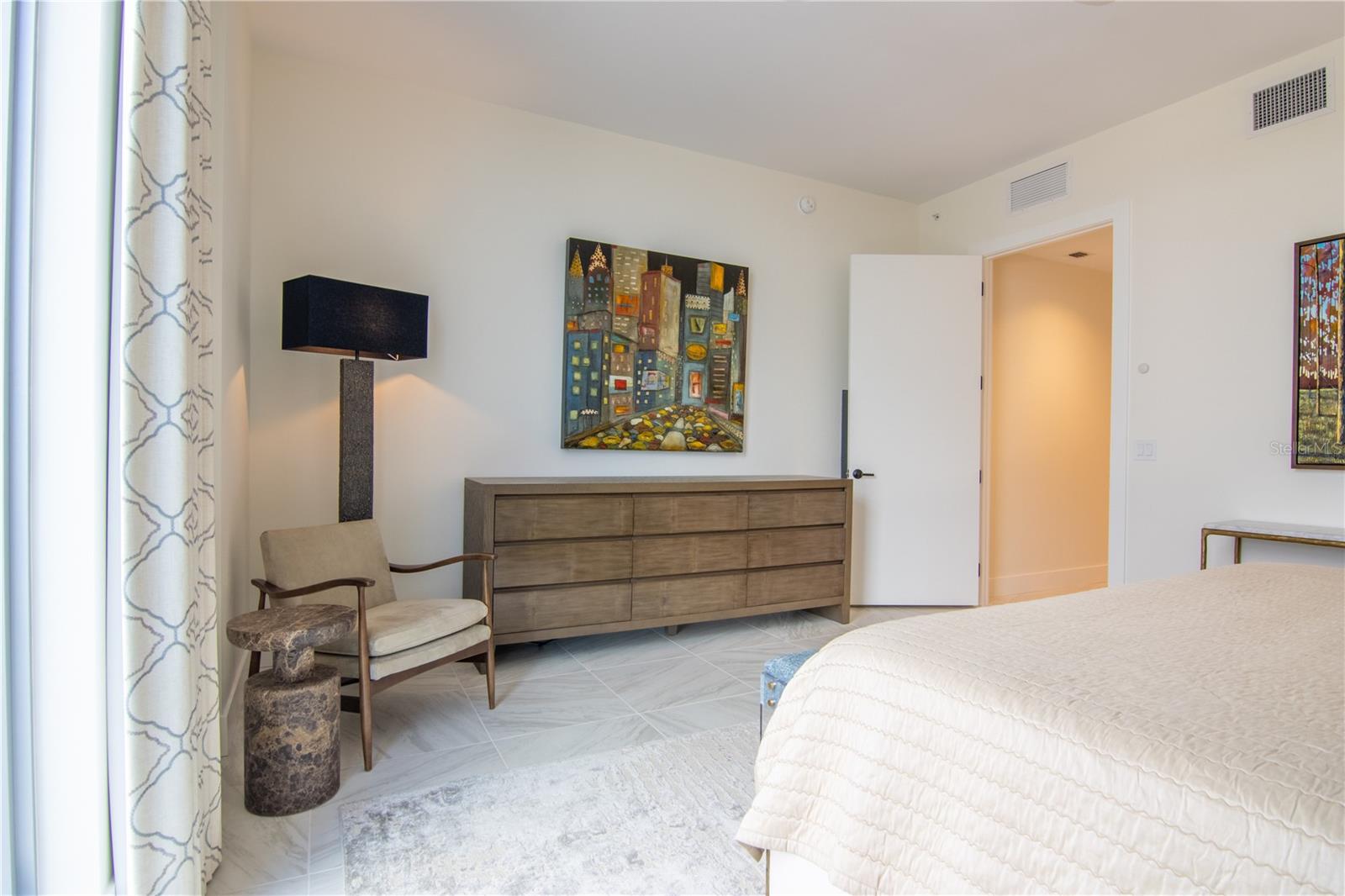 Image 24 of 76 For 777 3rd Avenue N 1303