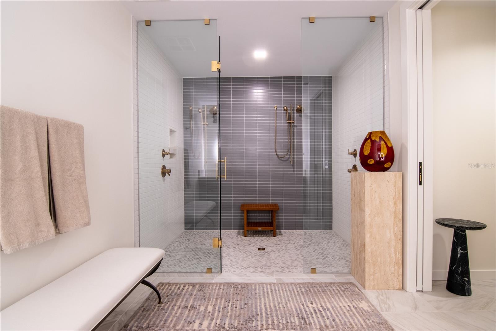 Image 27 of 76 For 777 3rd Avenue N 1303
