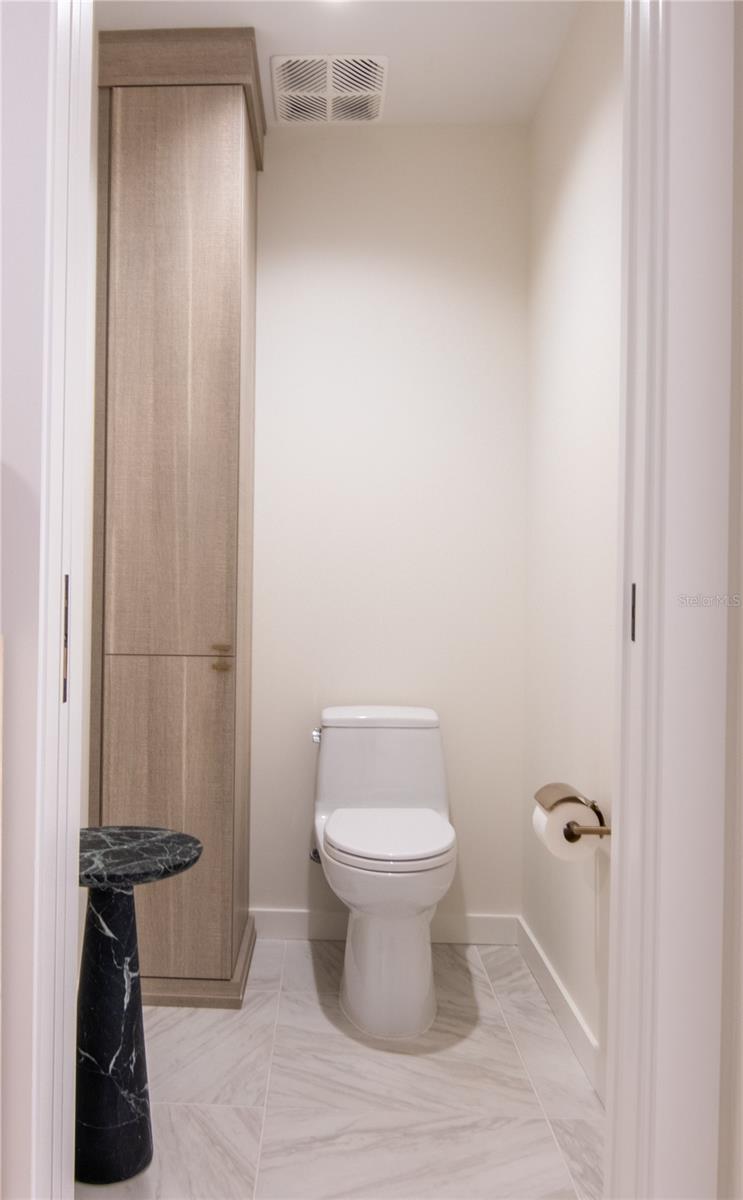 Image 28 of 76 For 777 3rd Avenue N 1303