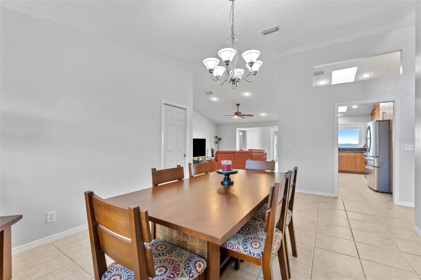 Listing photo id 21 for 2936 68th Avenue S