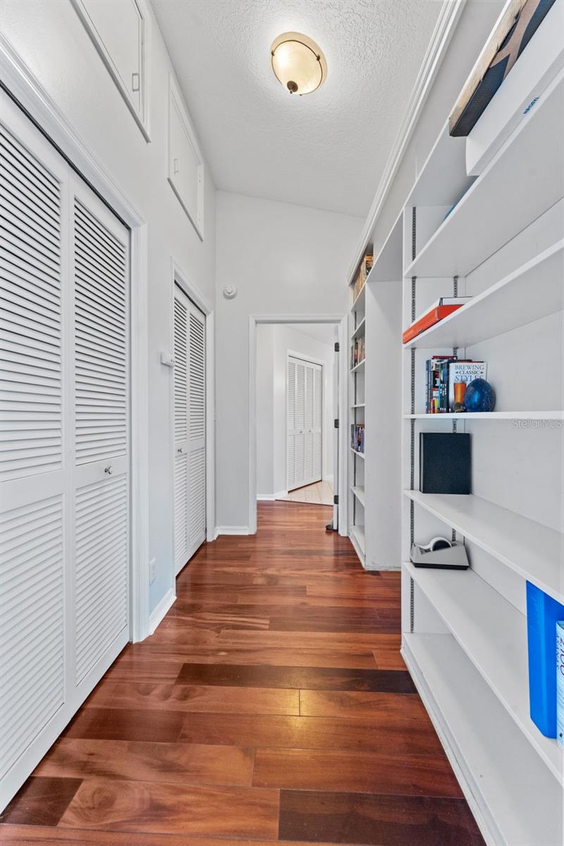 Listing photo id 24 for 2936 68th Avenue S