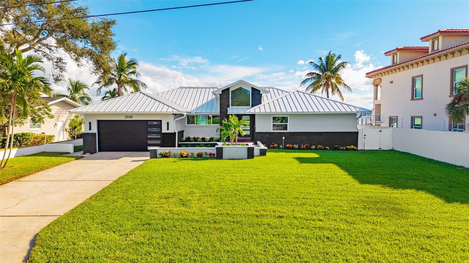 Listing photo id 1 for 2936 68th Avenue S