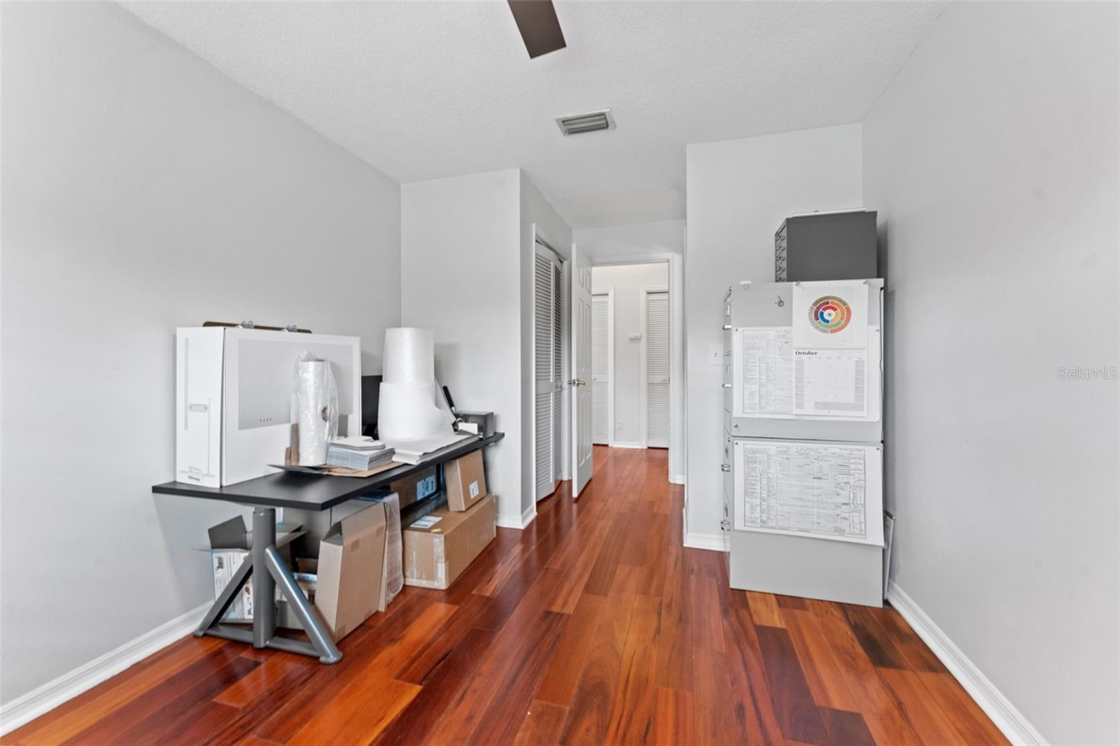 Listing photo id 33 for 2936 68th Avenue S