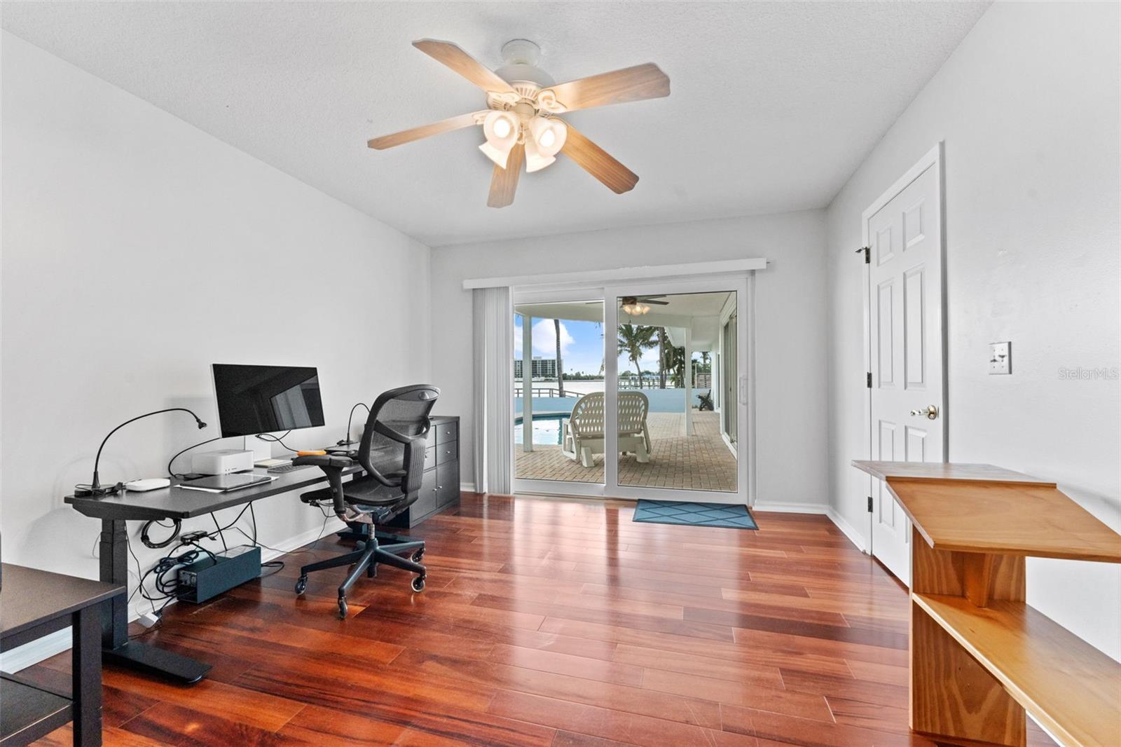 Listing photo id 38 for 2936 68th Avenue S