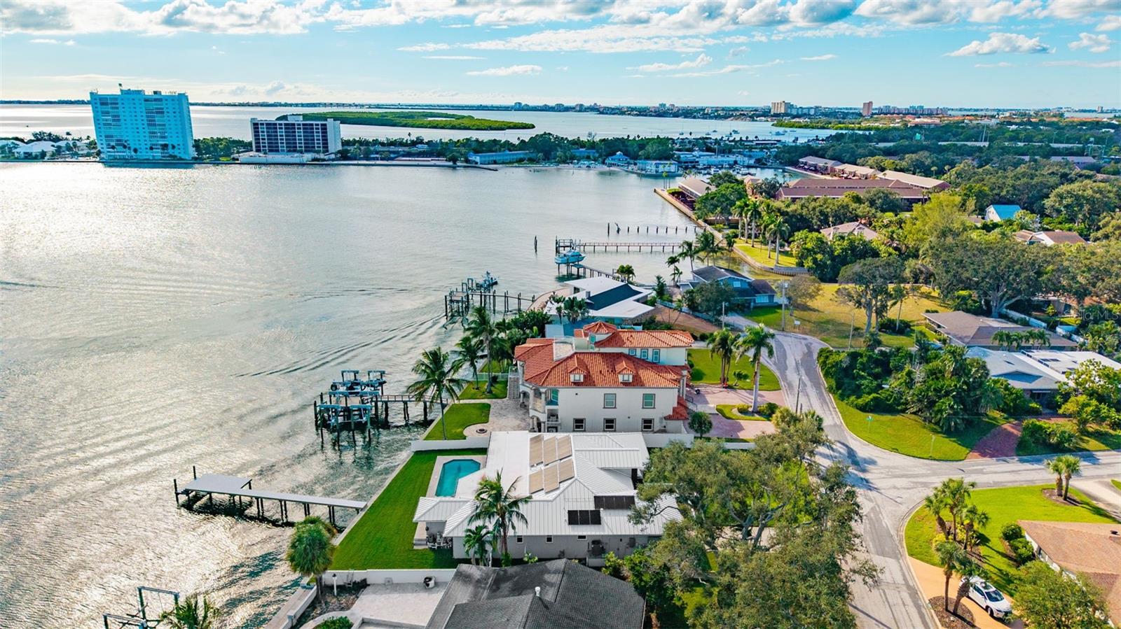 Listing photo id 64 for 2936 68th Avenue S