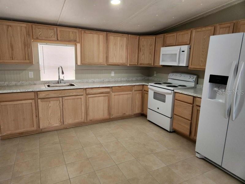 Image 4 of 11 For 12111 Anderson Drive