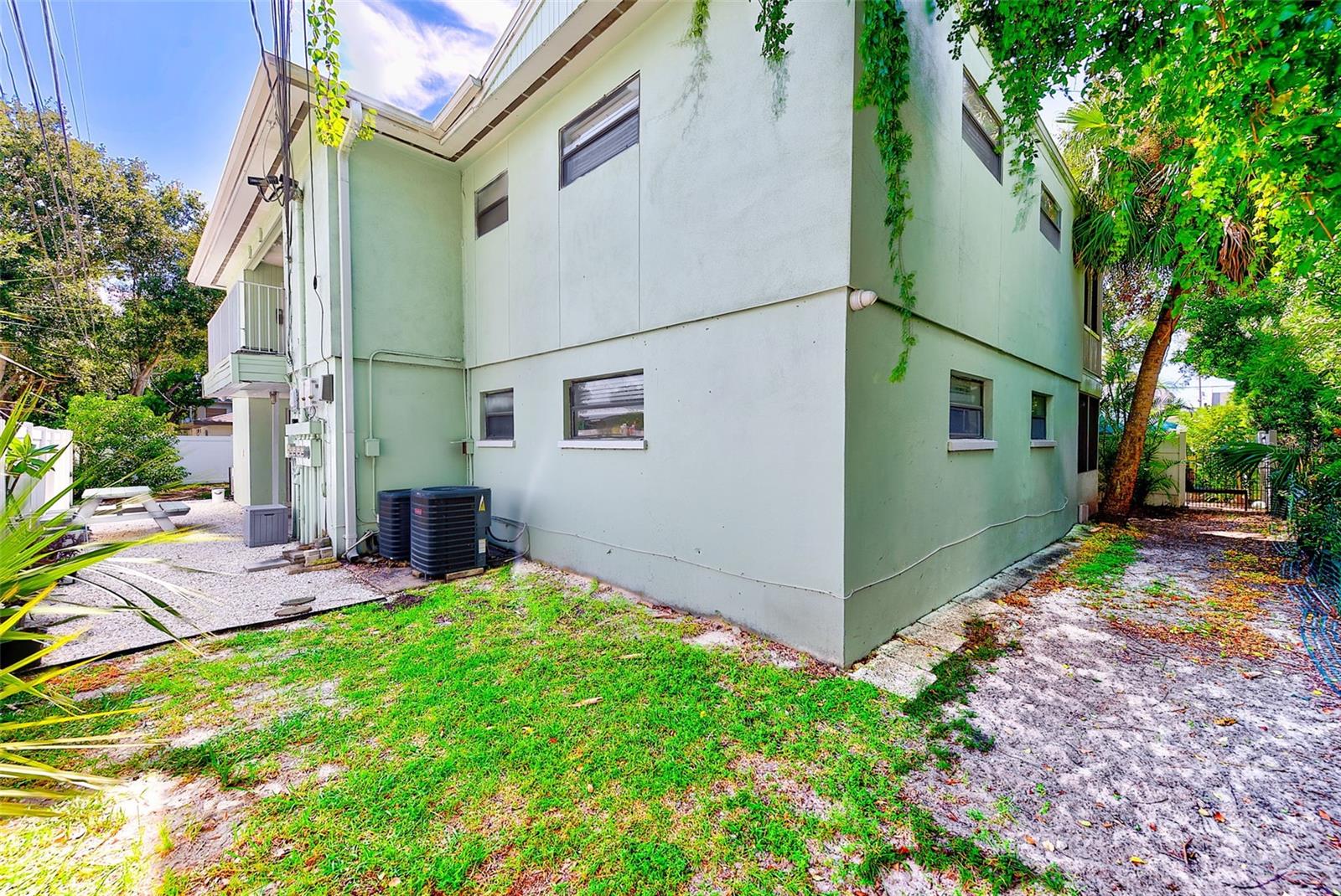 Image 33 of 50 For 2939 Los Altos Drive D