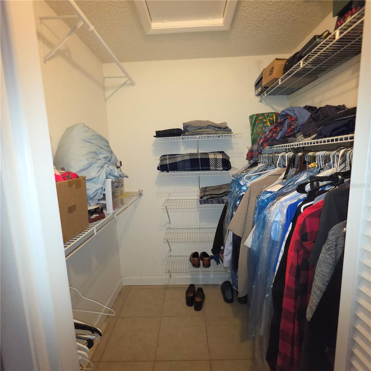 Listing photo id 16 for 13202 Pine Creek Circle