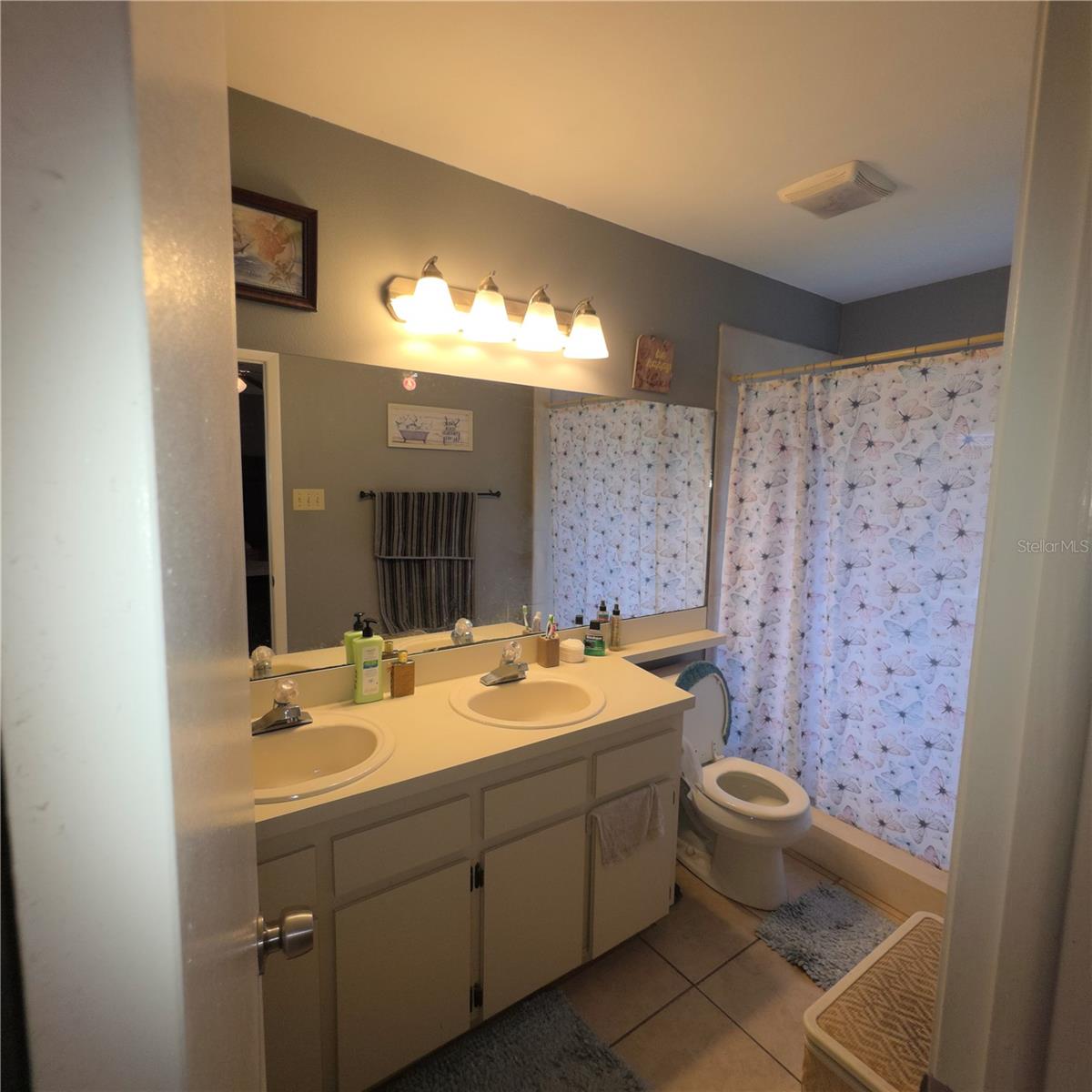 Listing photo id 19 for 13202 Pine Creek Circle