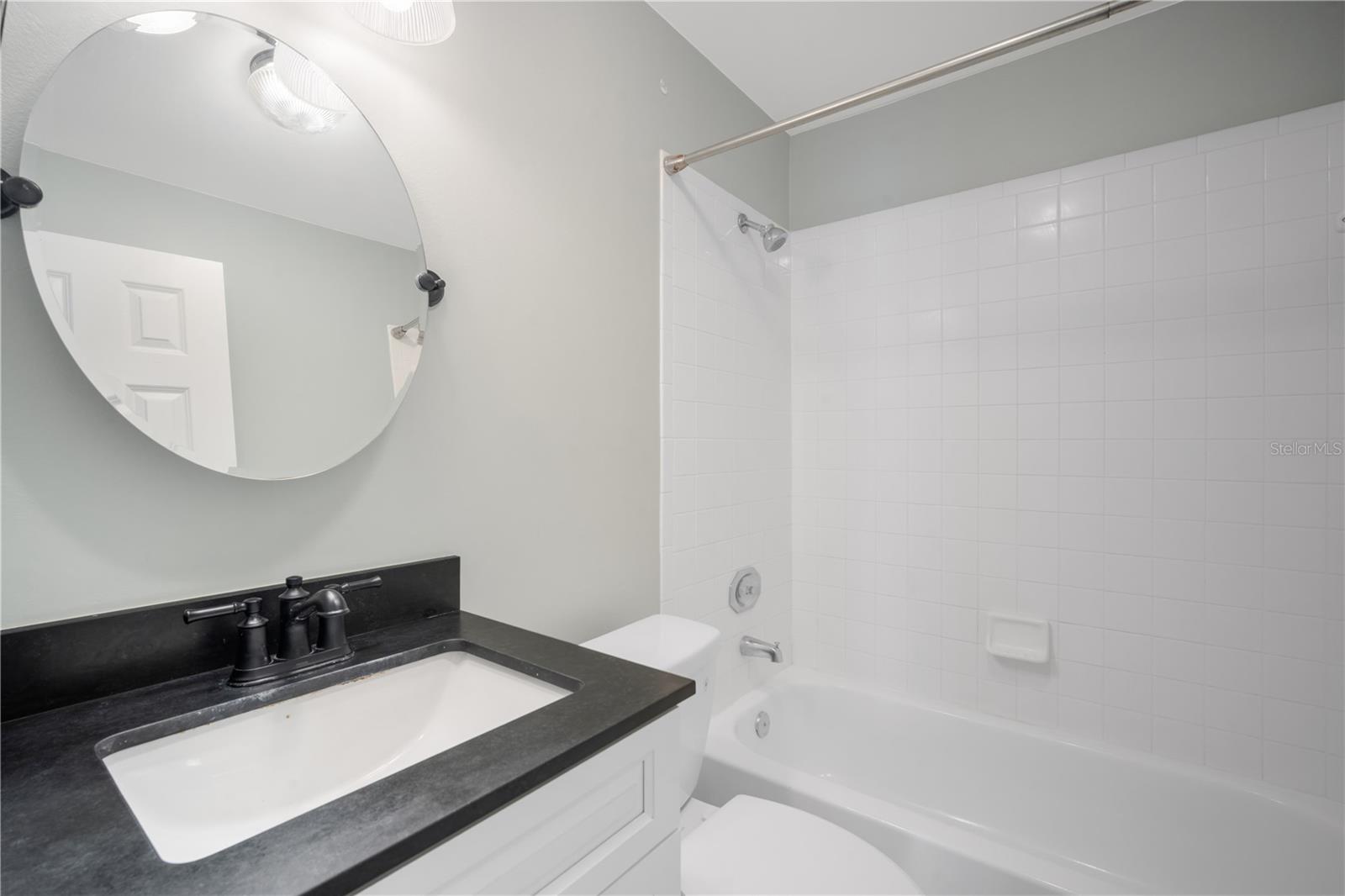 Image 15 of 21 For 3002 Cleveland Street B12