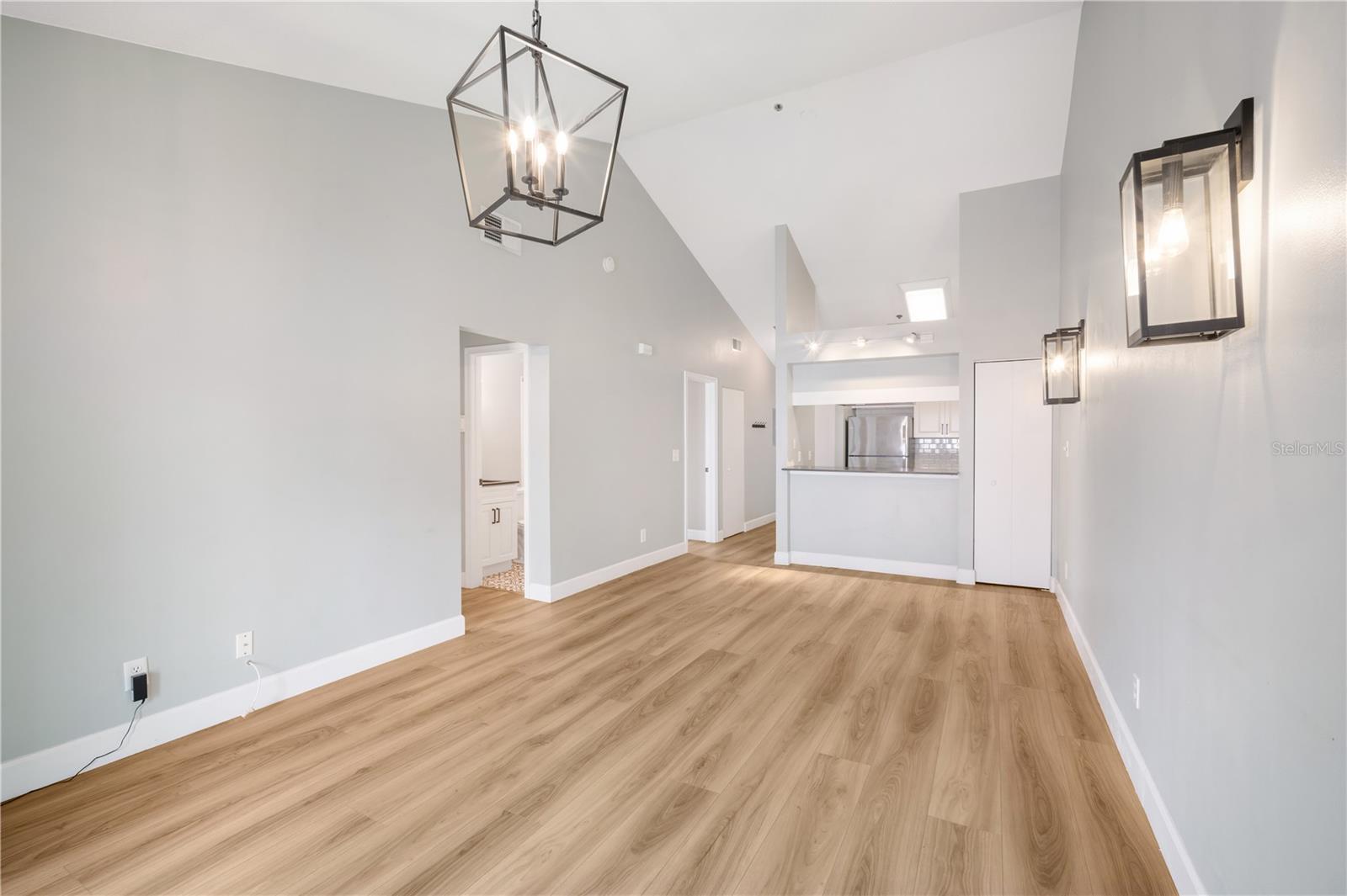 Image 9 of 21 For 3002 Cleveland Street B12