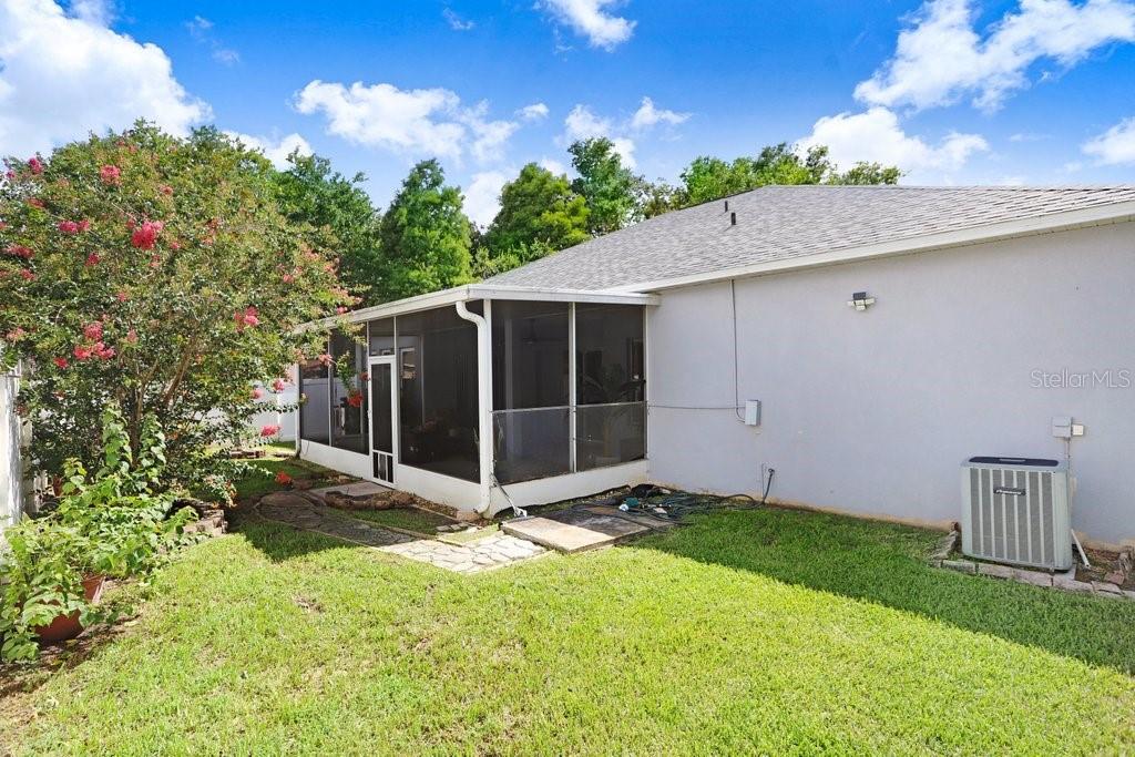 Image 23 of 30 For 829 Innergary Place