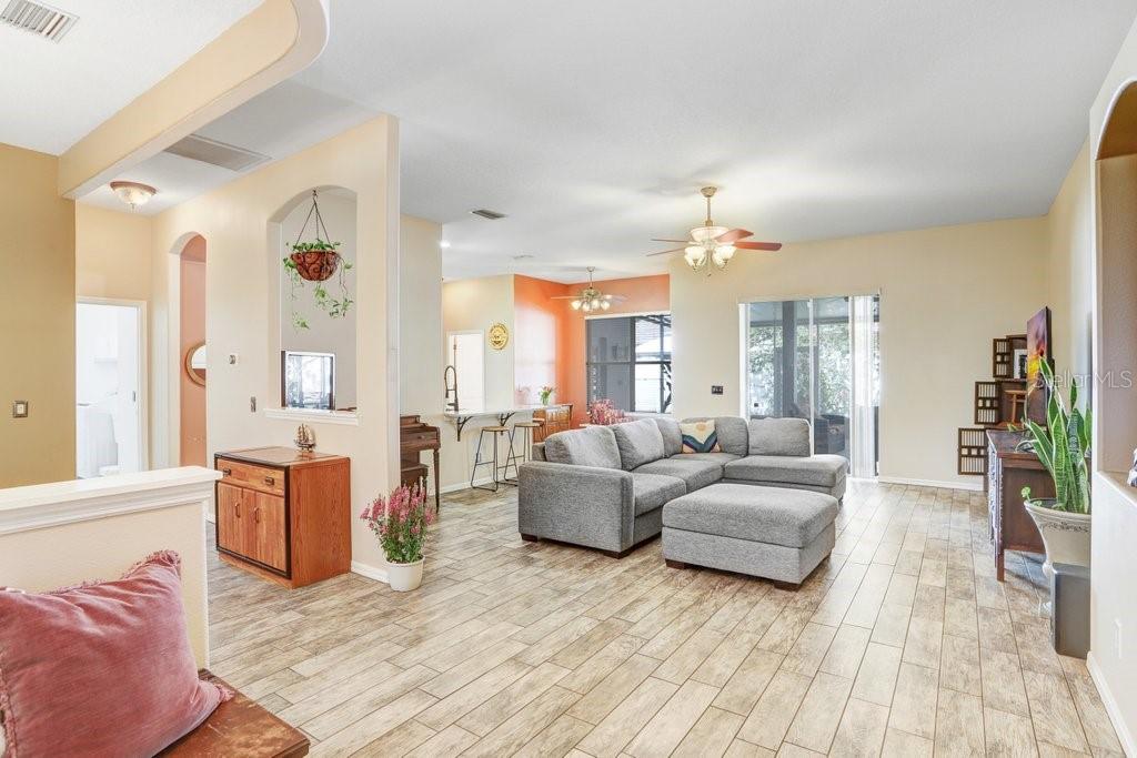 Image 5 of 30 For 829 Innergary Place