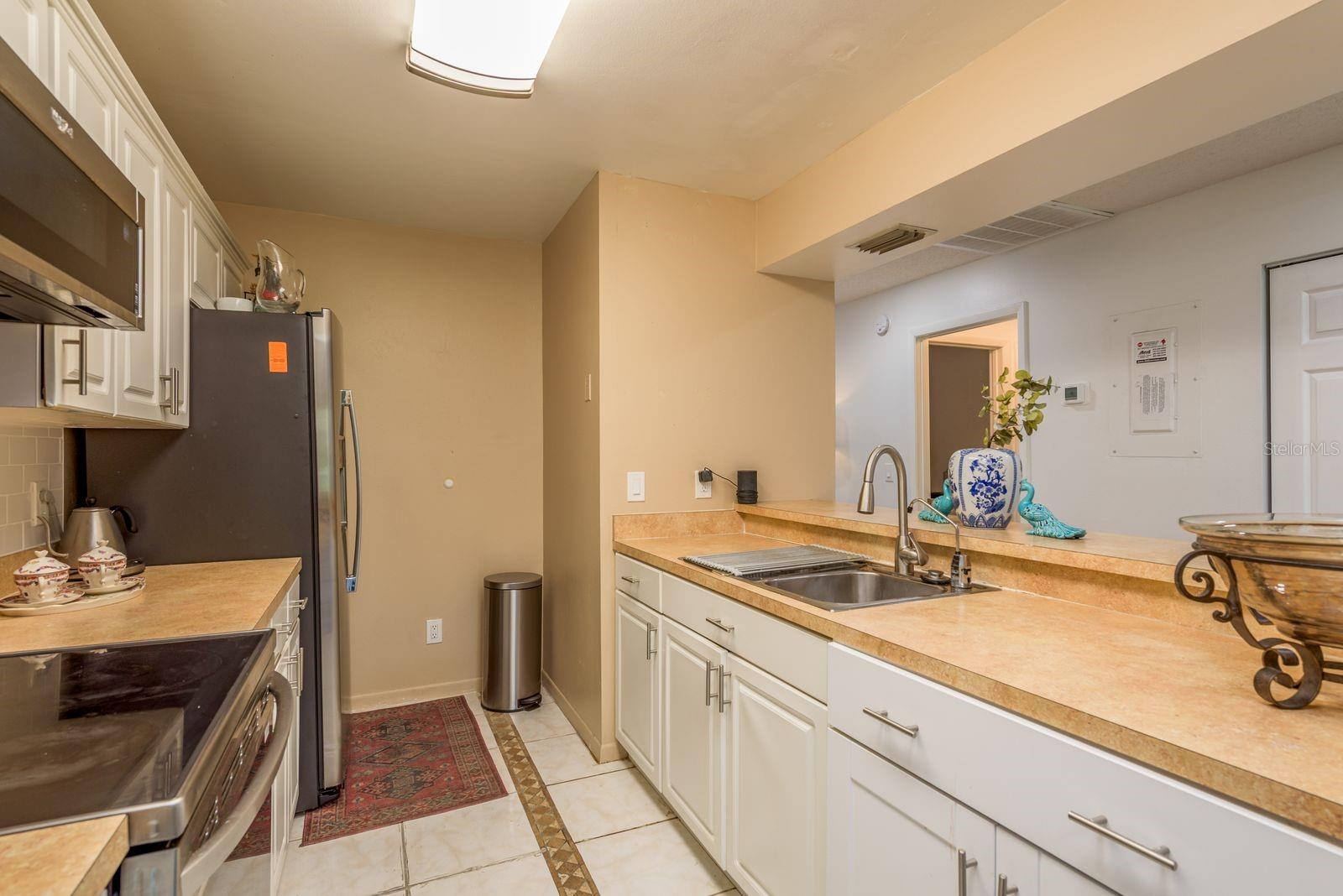 Image 15 of 34 For 16218 Rambling Vine Drive W