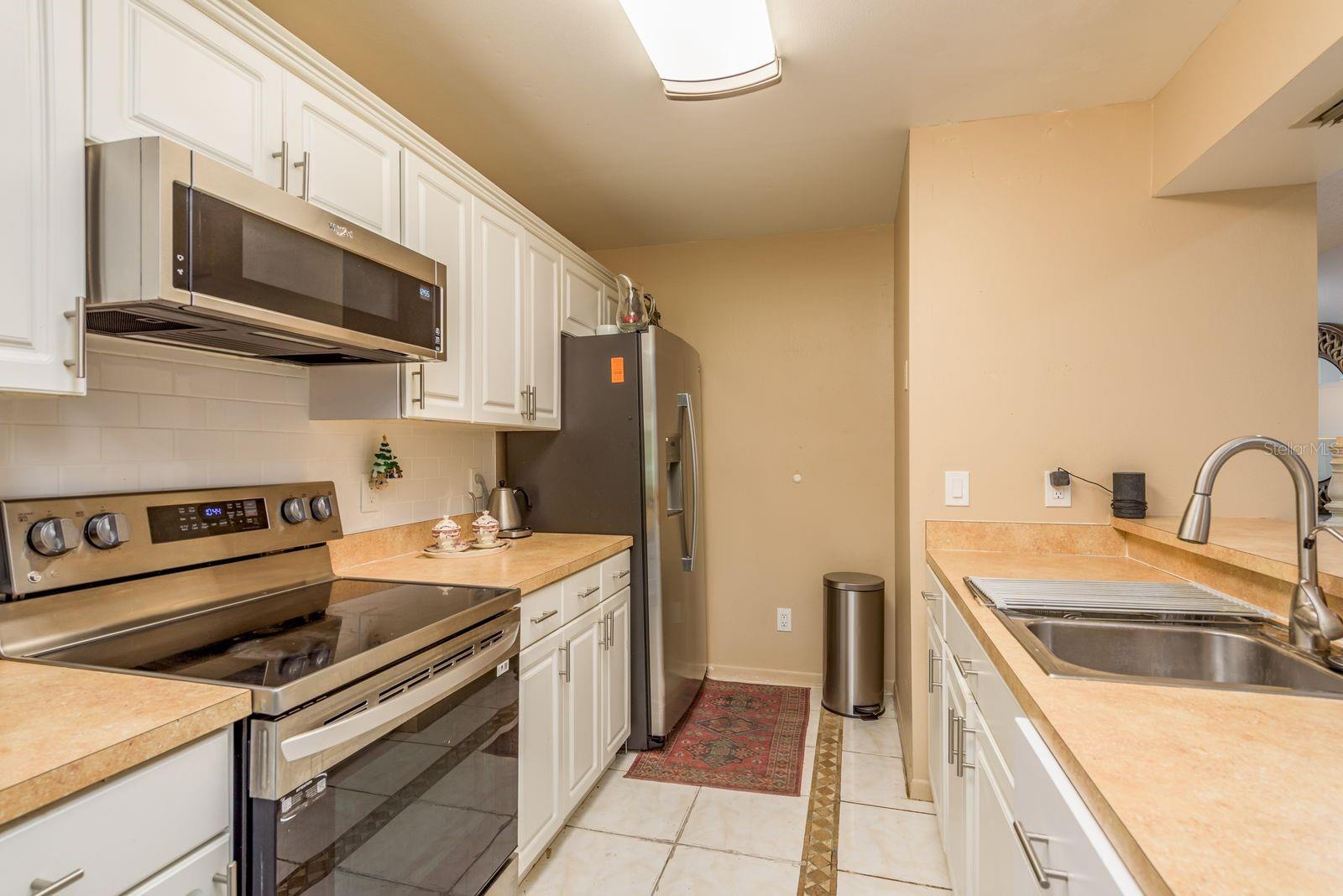 Image 16 of 34 For 16218 Rambling Vine Drive W
