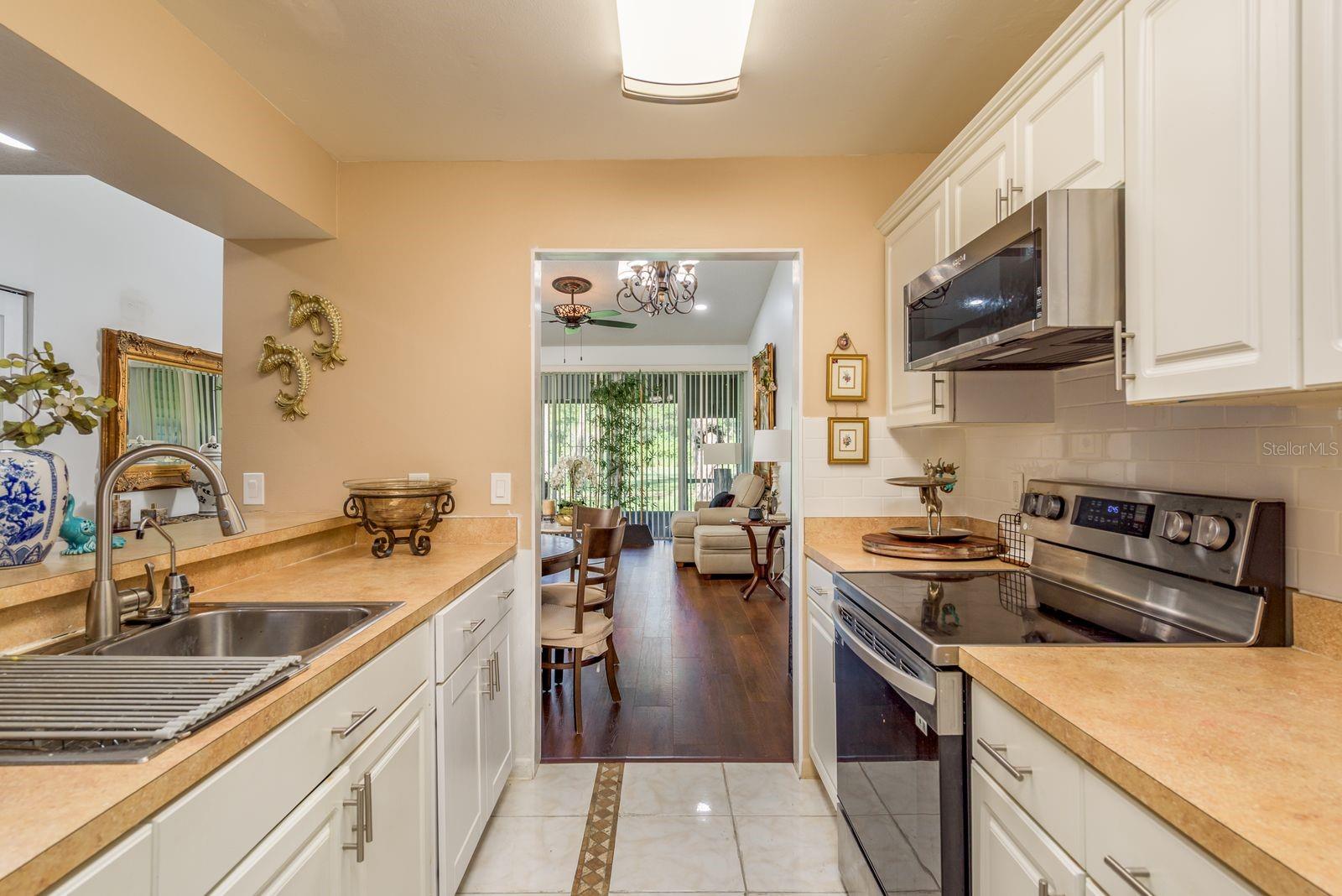 Image 17 of 34 For 16218 Rambling Vine Drive W