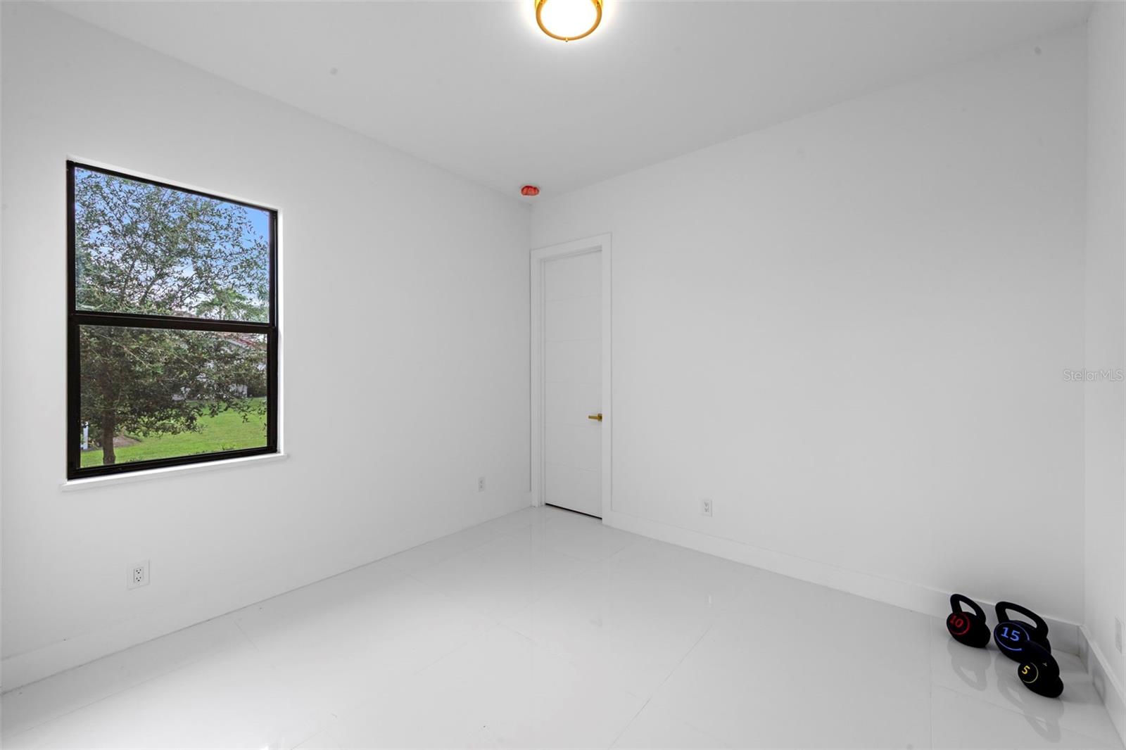 Image 19 of 34 For 24194 Peppercorn Road