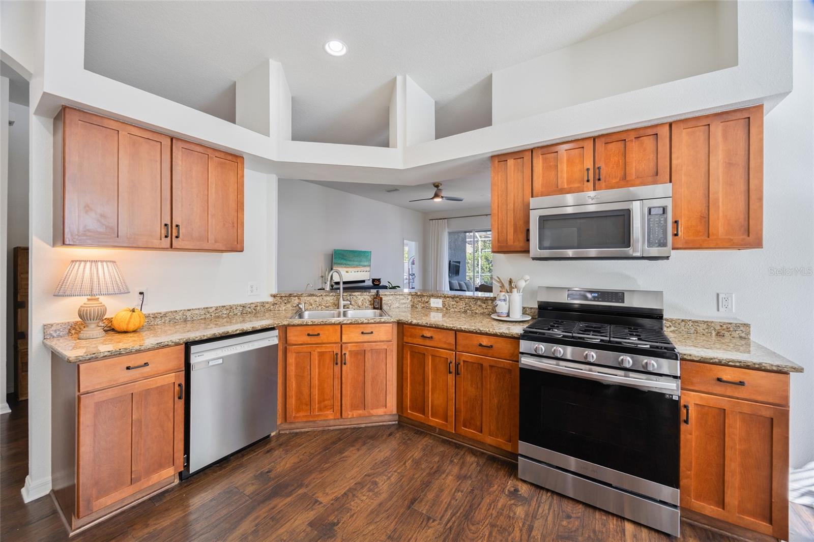 Image 10 of 40 For 5011 Sky Blue Drive