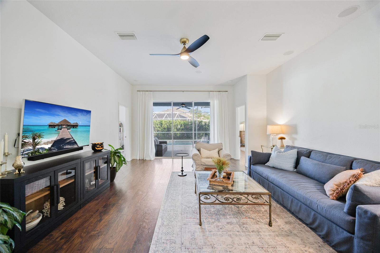 Image 15 of 40 For 5011 Sky Blue Drive
