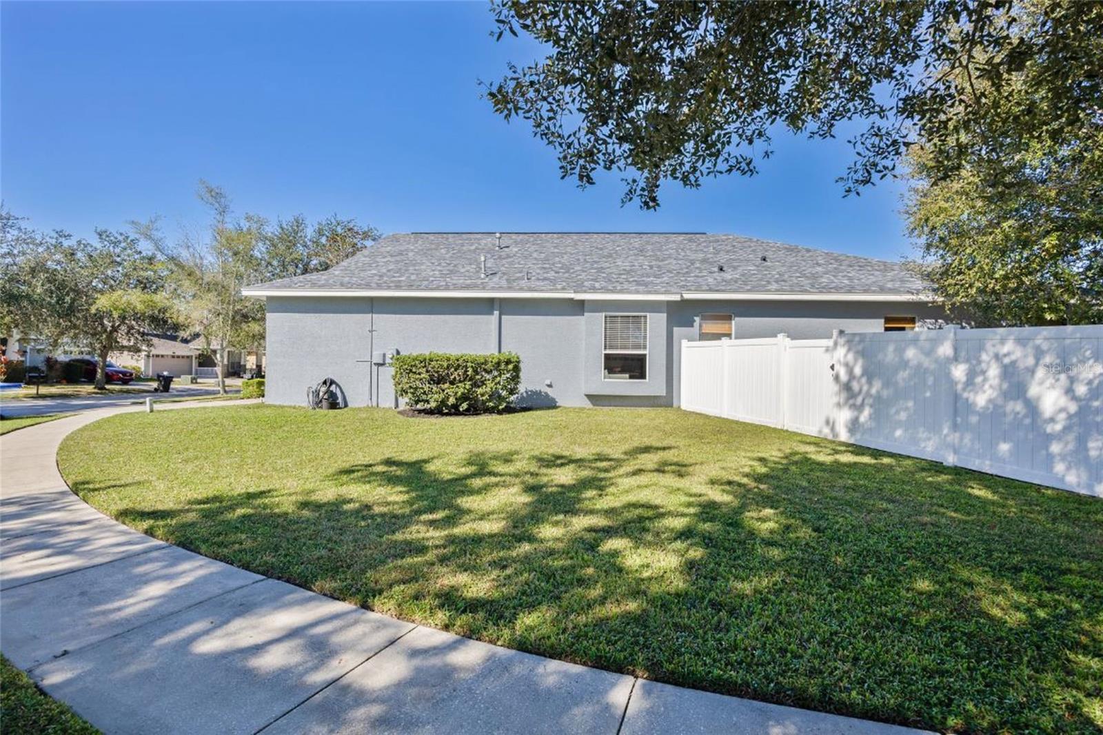 Image 36 of 40 For 5011 Sky Blue Drive