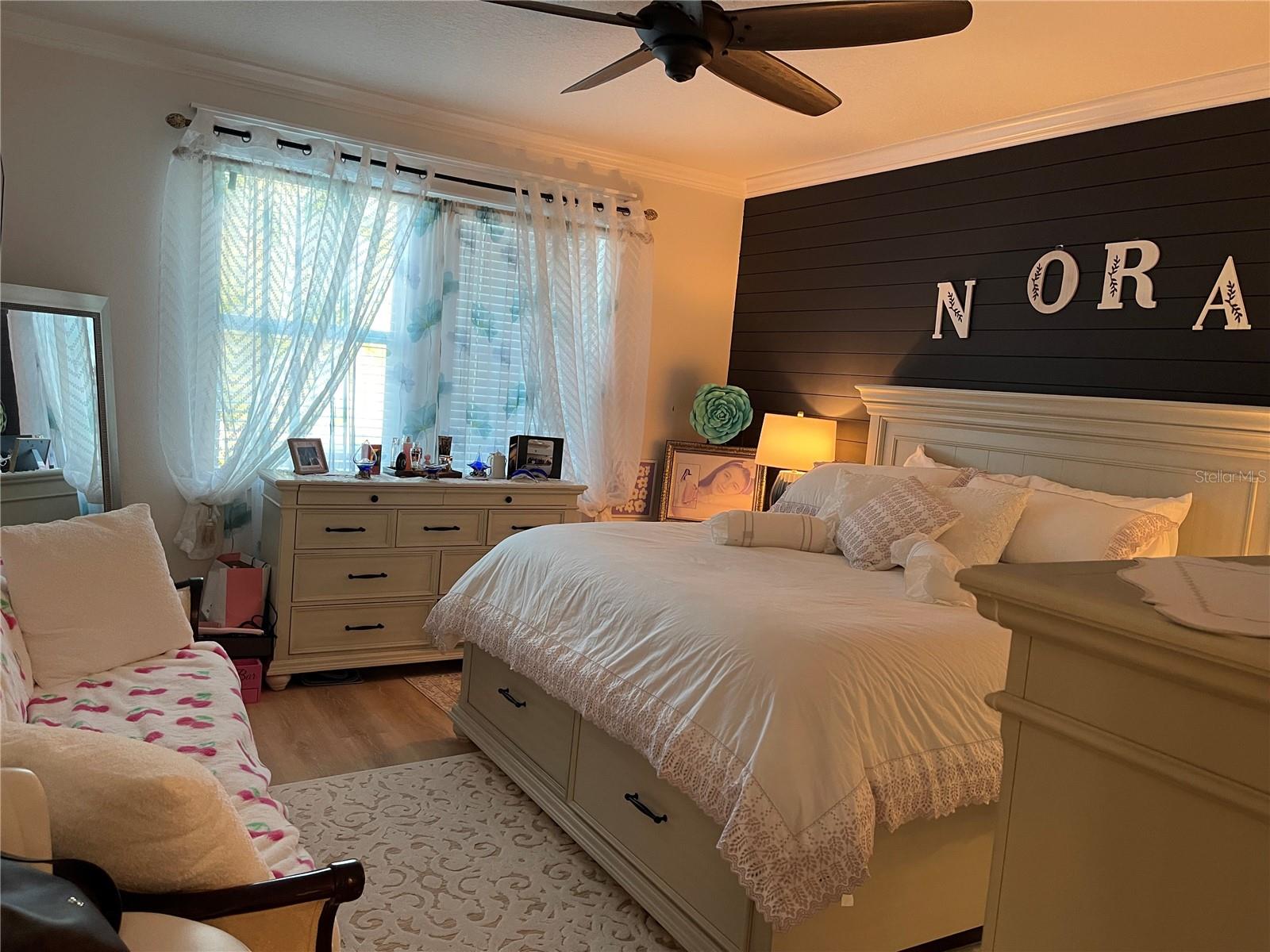 Image 15 of 41 For 1555 Ludington Avenue