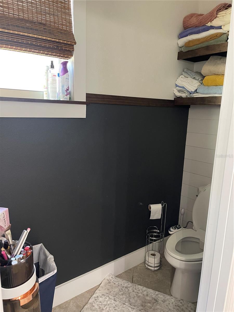 Image 19 of 41 For 1555 Ludington Avenue