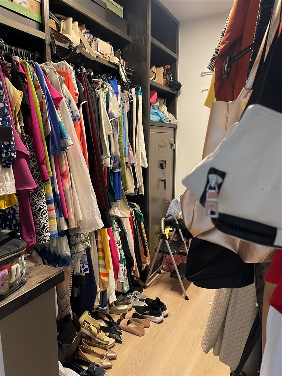 Image 20 of 41 For 1555 Ludington Avenue