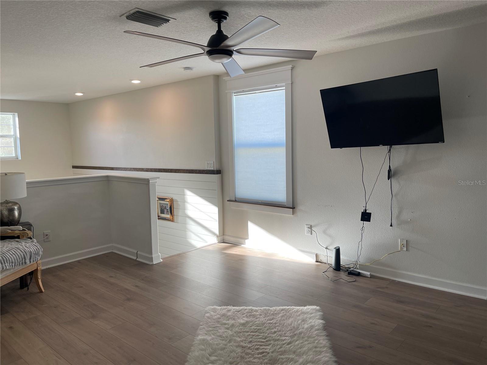 Image 24 of 41 For 1555 Ludington Avenue