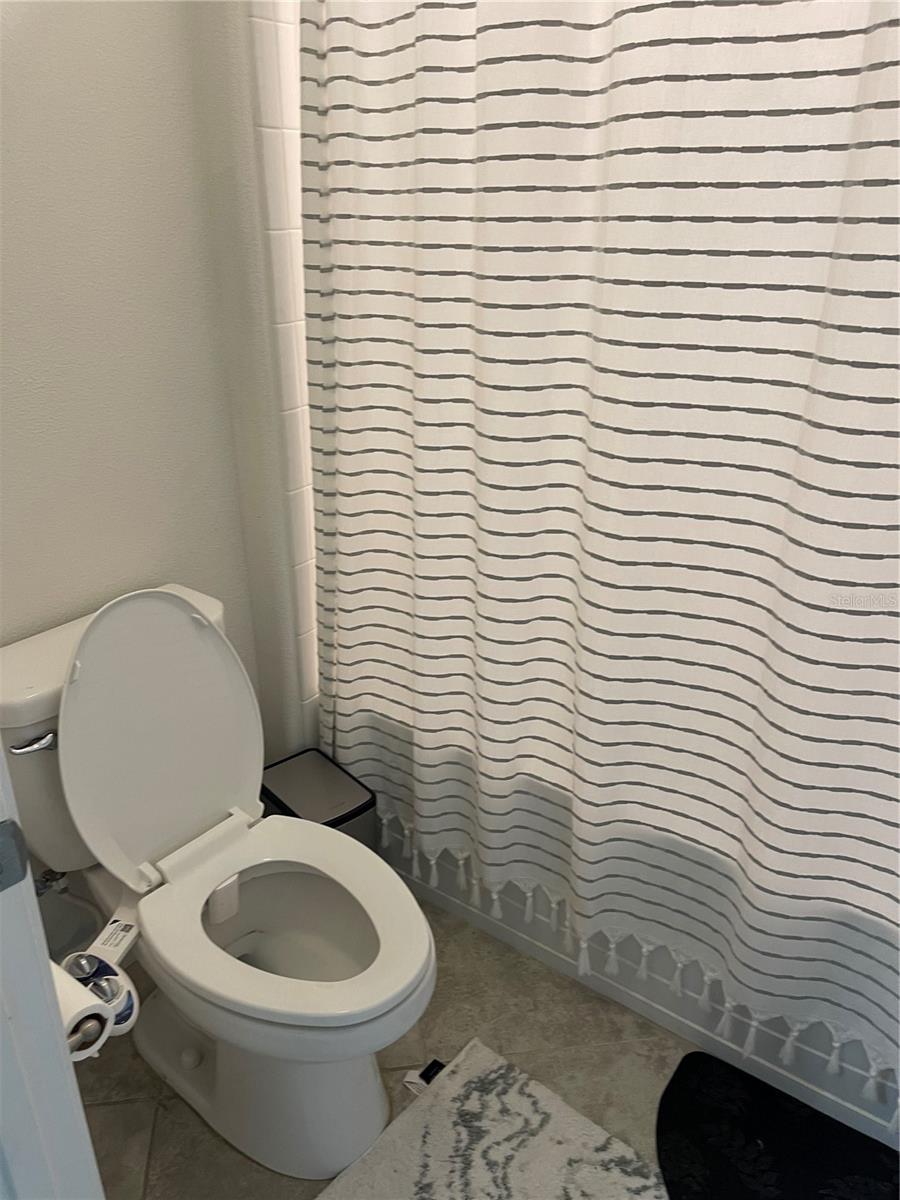 Image 29 of 41 For 1555 Ludington Avenue