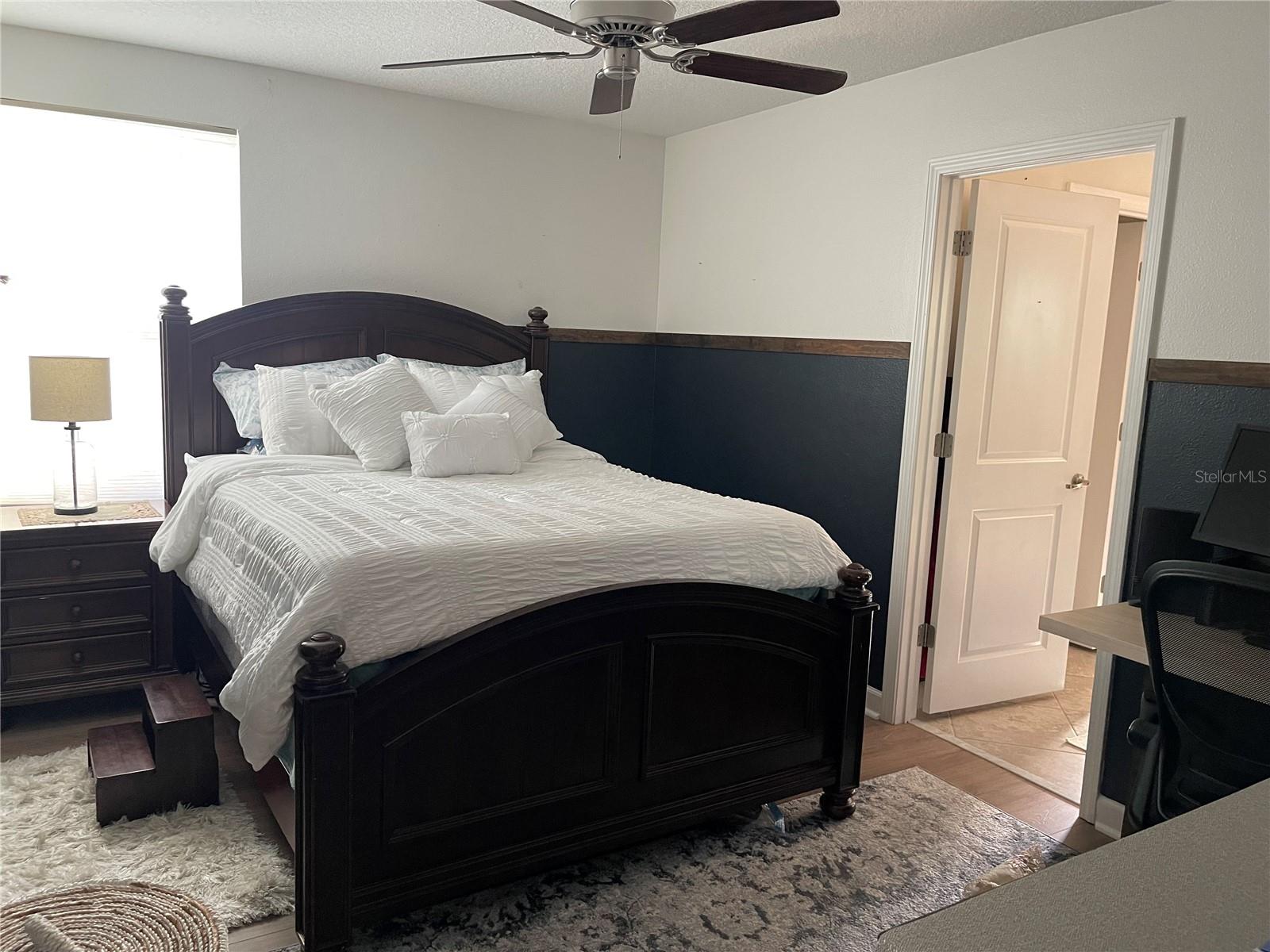 Image 30 of 41 For 1555 Ludington Avenue