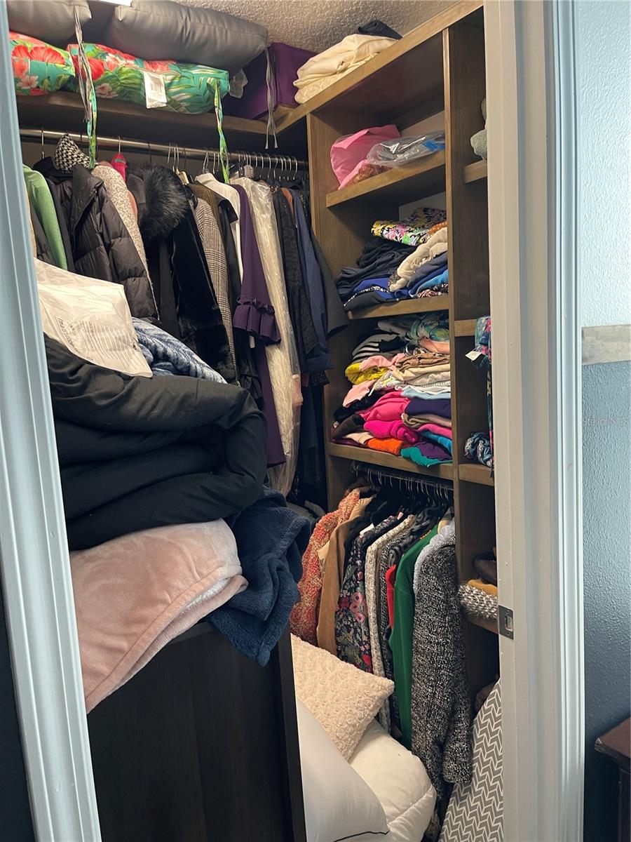 Image 31 of 41 For 1555 Ludington Avenue