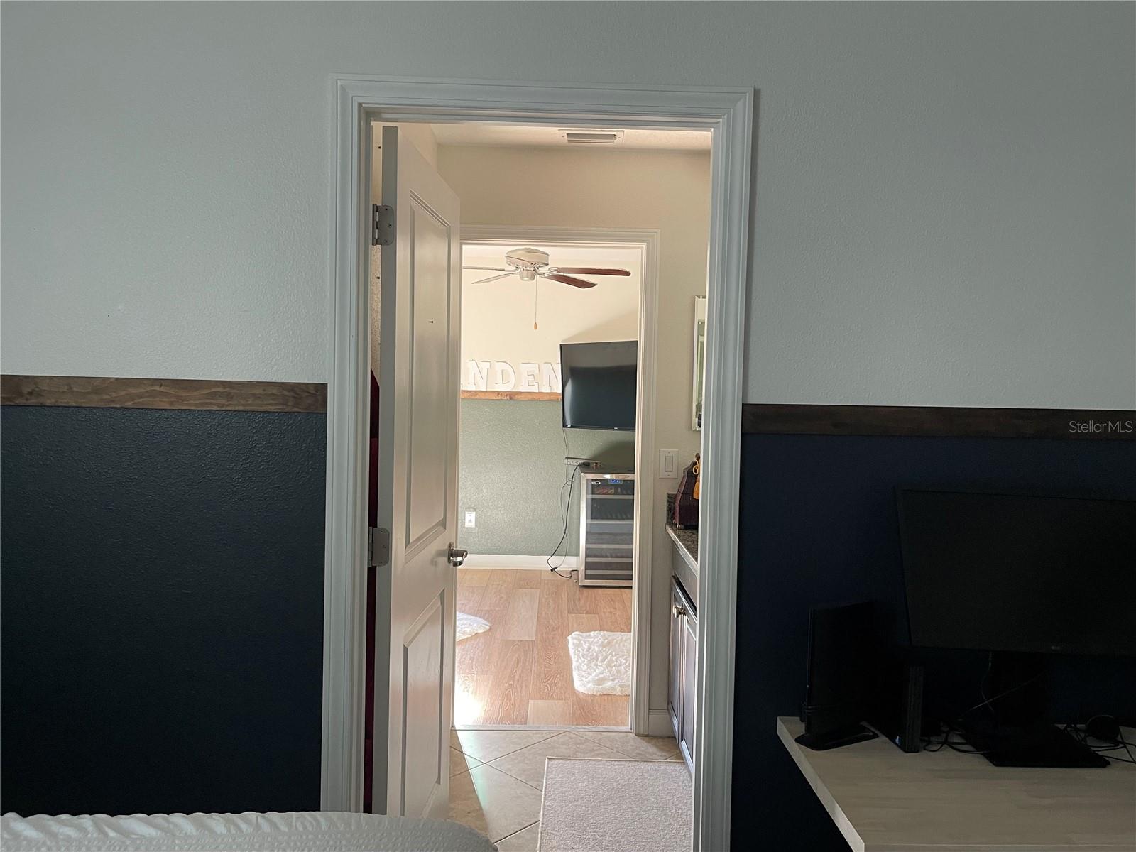 Image 33 of 41 For 1555 Ludington Avenue