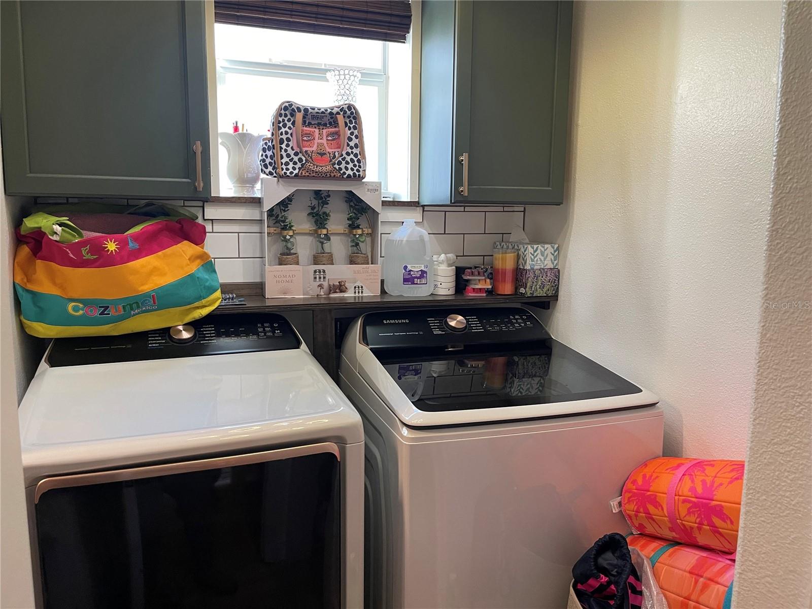 Image 9 of 41 For 1555 Ludington Avenue