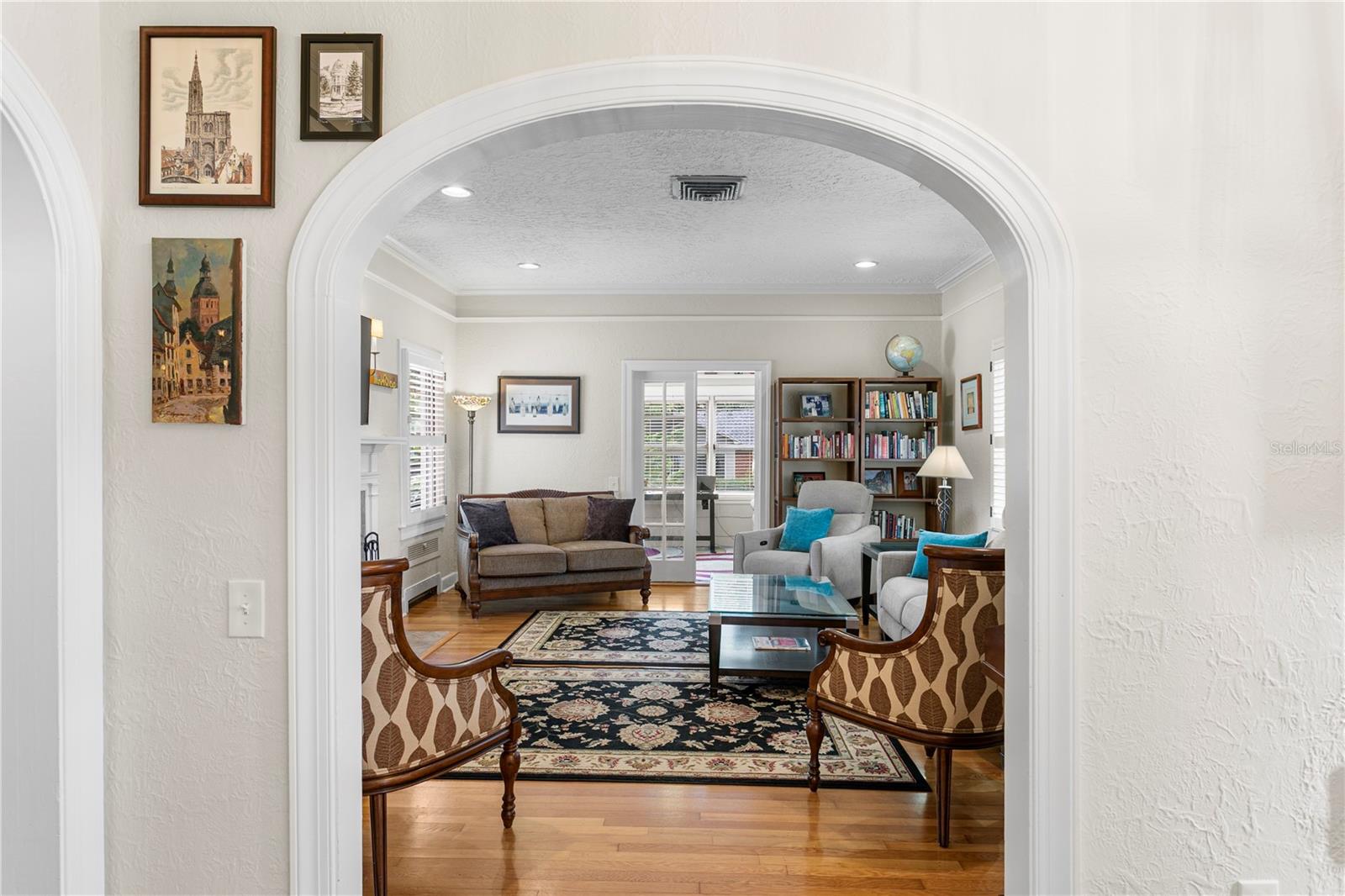 Image 16 of 45 For 255 18th Avenue Ne