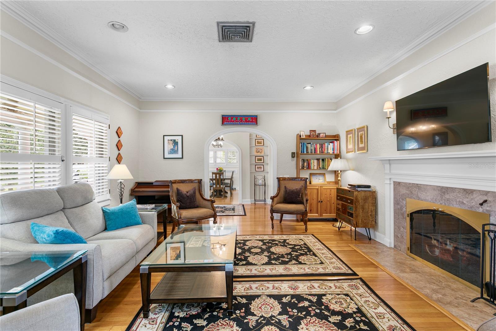 Image 18 of 45 For 255 18th Avenue Ne