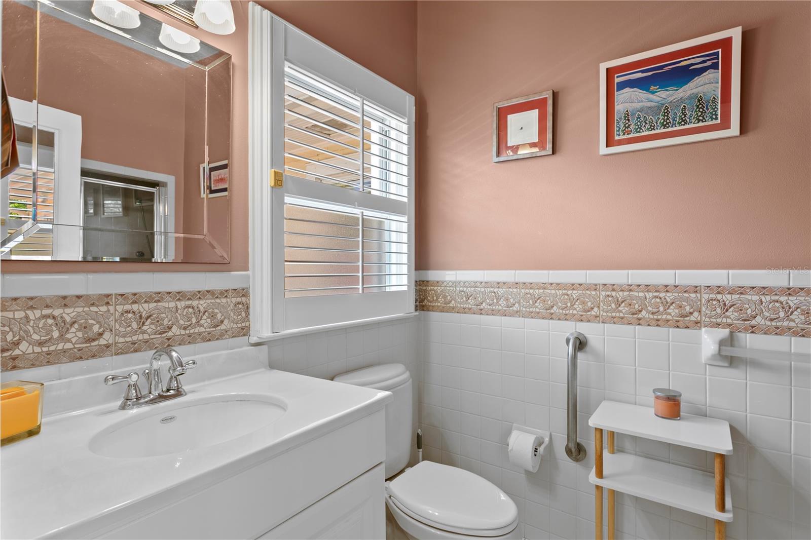Image 23 of 45 For 255 18th Avenue Ne