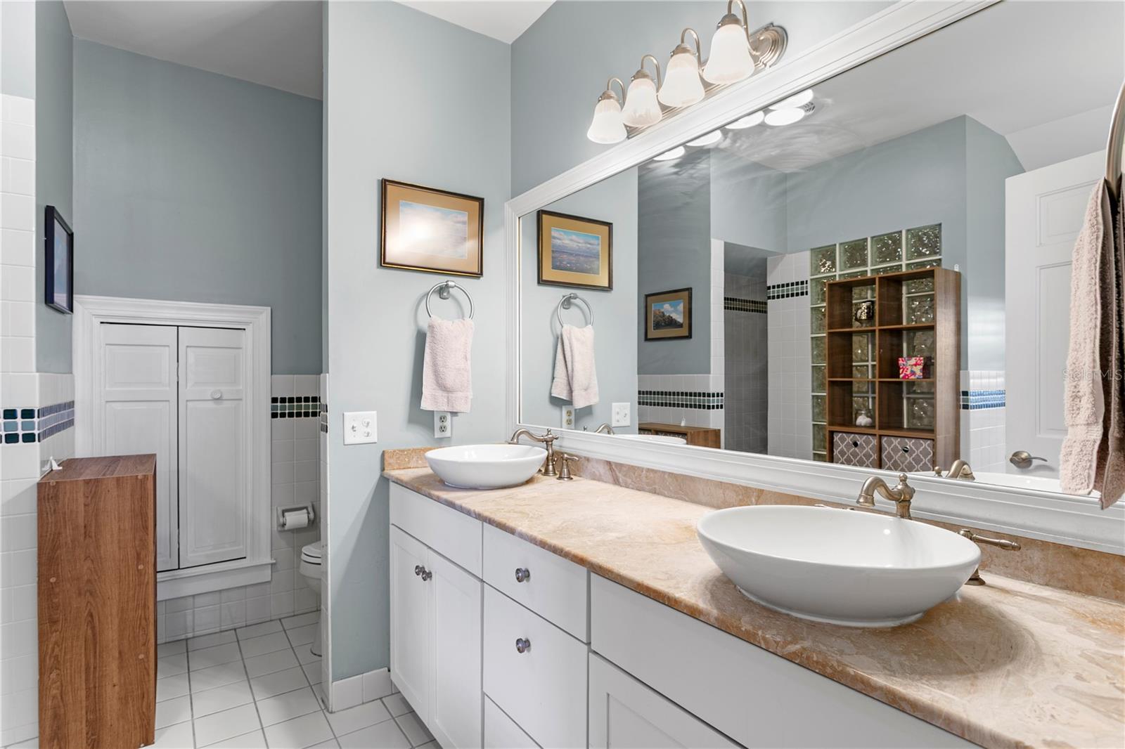 Image 32 of 45 For 255 18th Avenue Ne