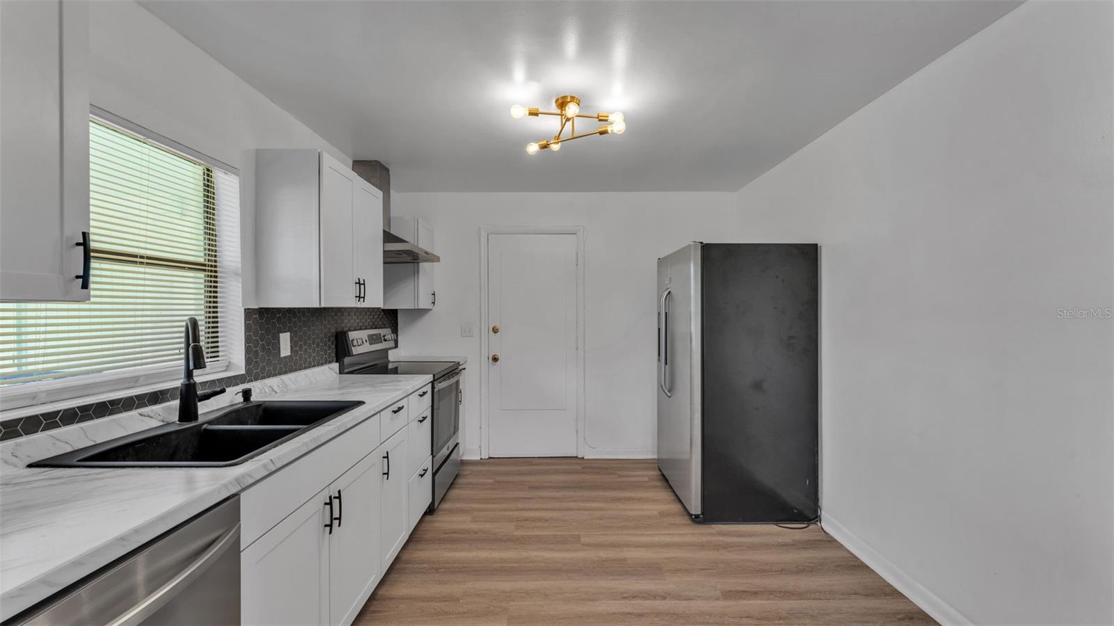 Image 5 of 31 For 1458 Powhatan Court