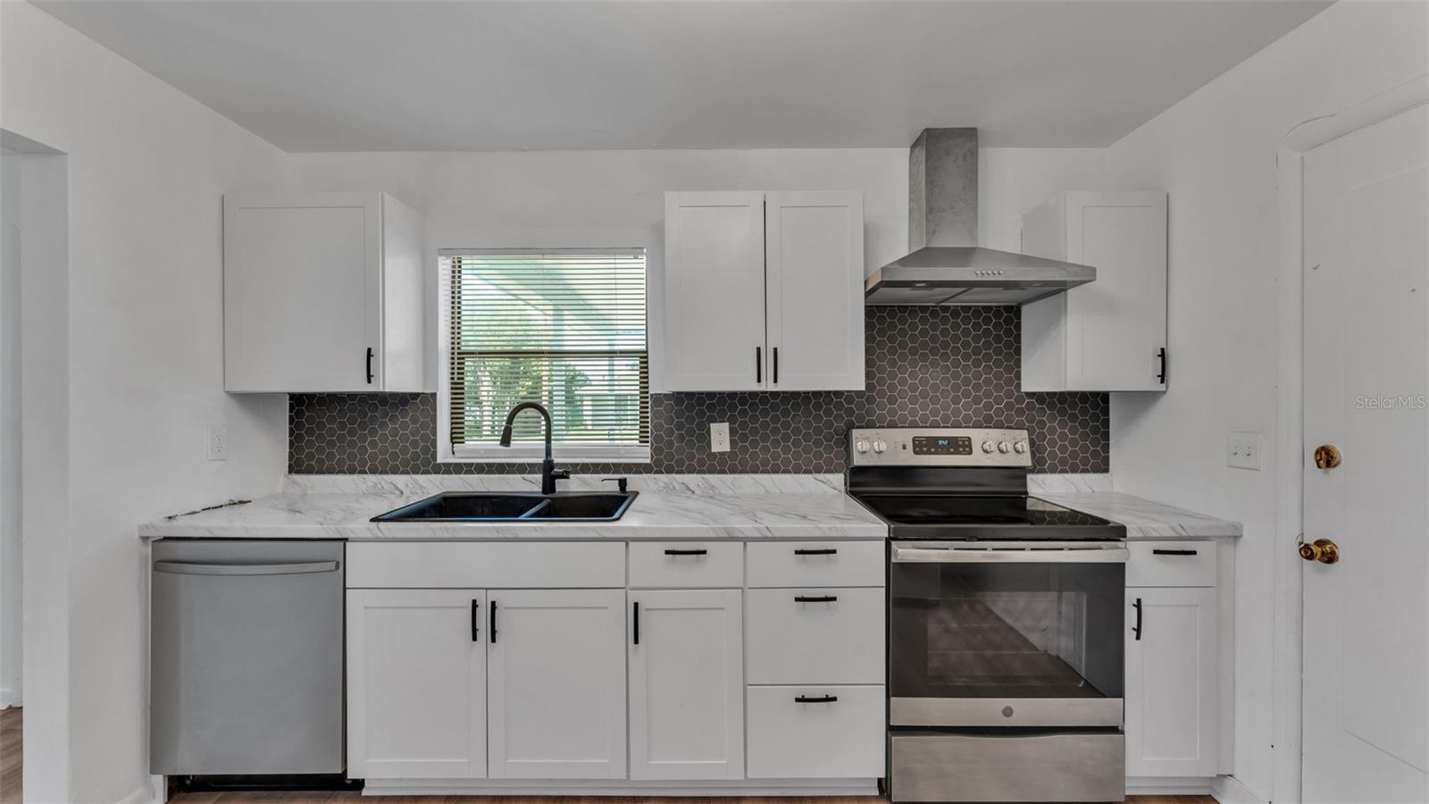 Image 8 of 31 For 1458 Powhatan Court