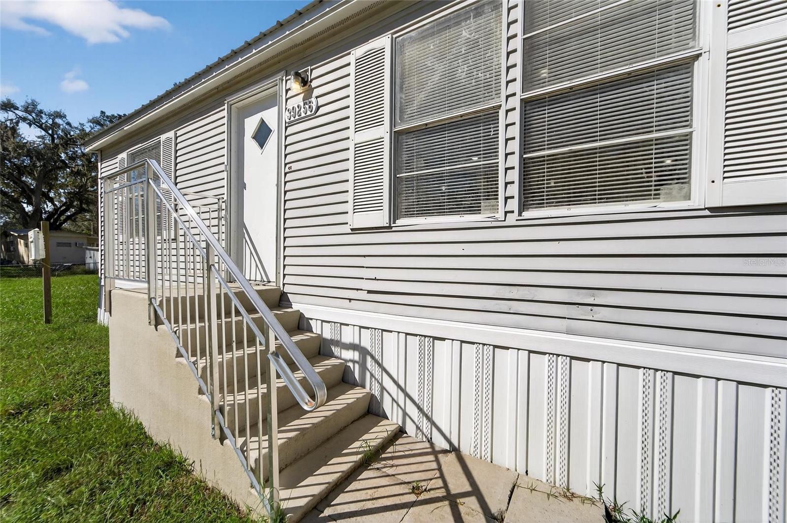 Image 11 of 44 For 39256 Lizabeth Circle