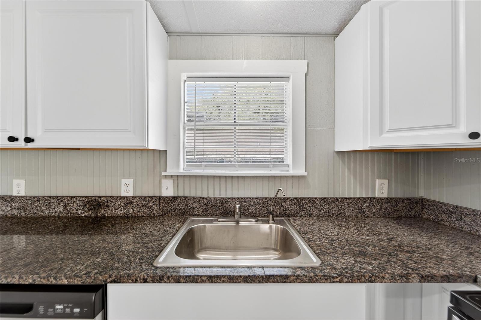 Image 22 of 44 For 39256 Lizabeth Circle