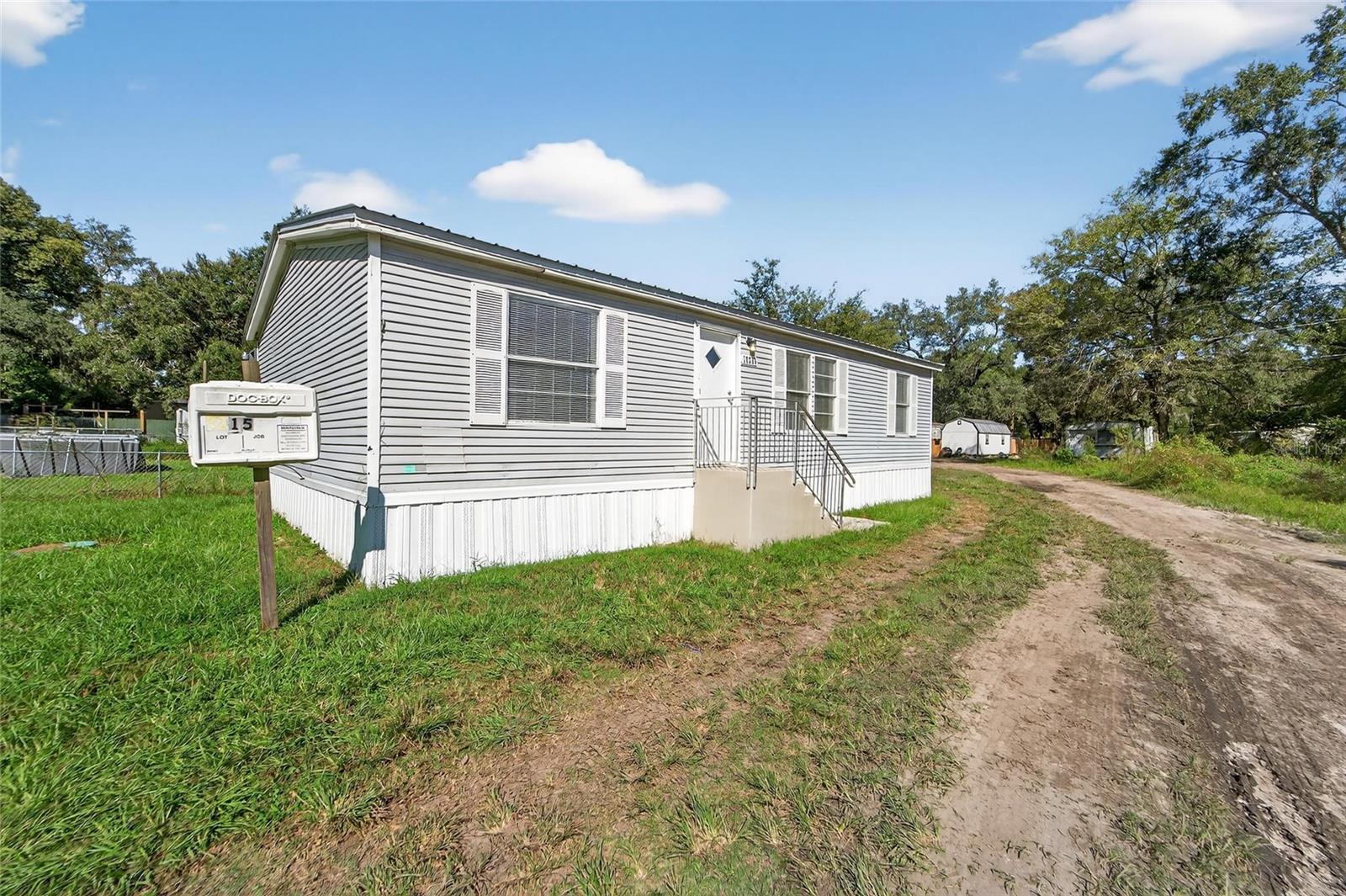 Image 4 of 44 For 39256 Lizabeth Circle