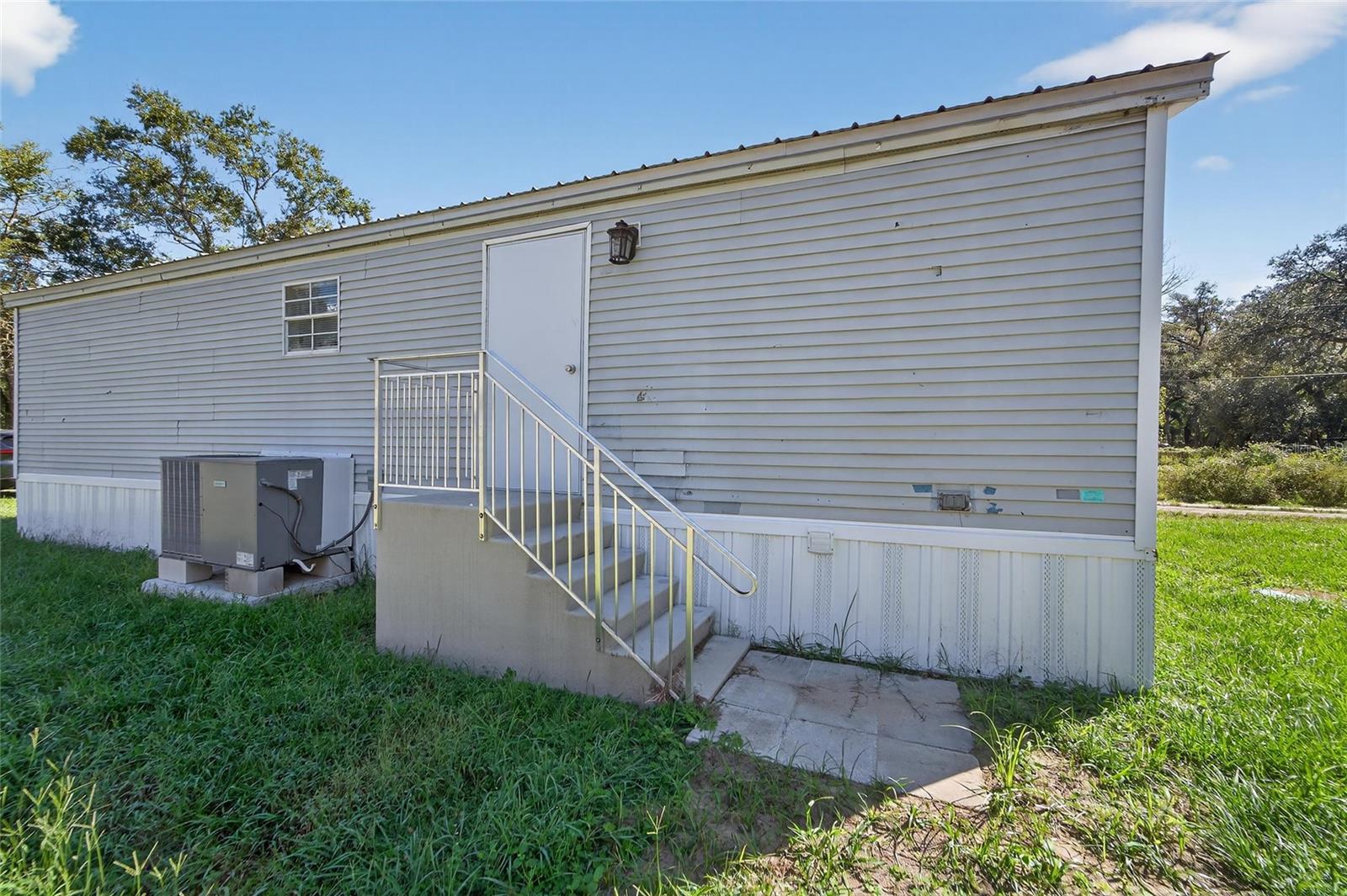 Image 9 of 44 For 39256 Lizabeth Circle