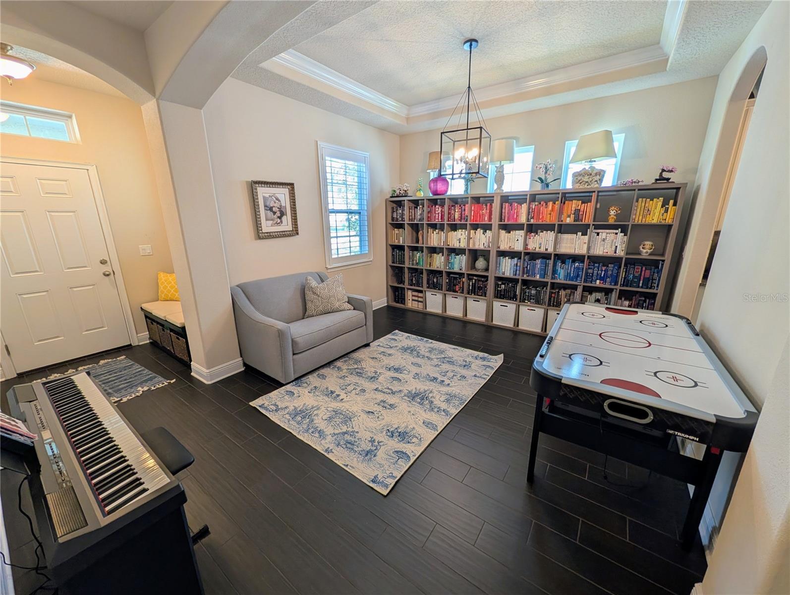 Listing photo id 0 for 20119 Eagles Landing Way